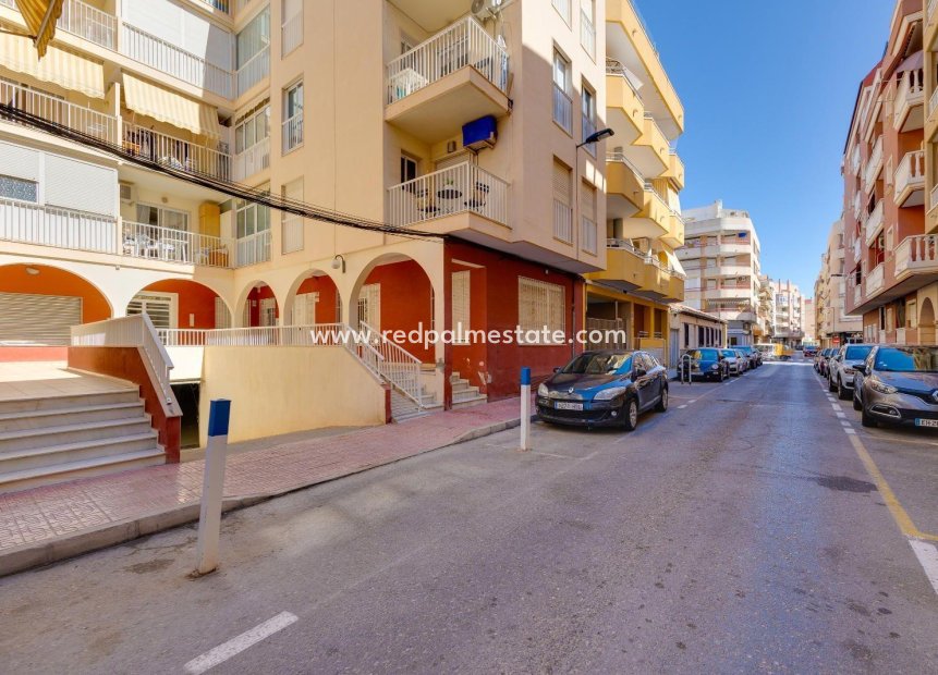 Resale - Apartment -
Torrevieja - Centro Torrevieja