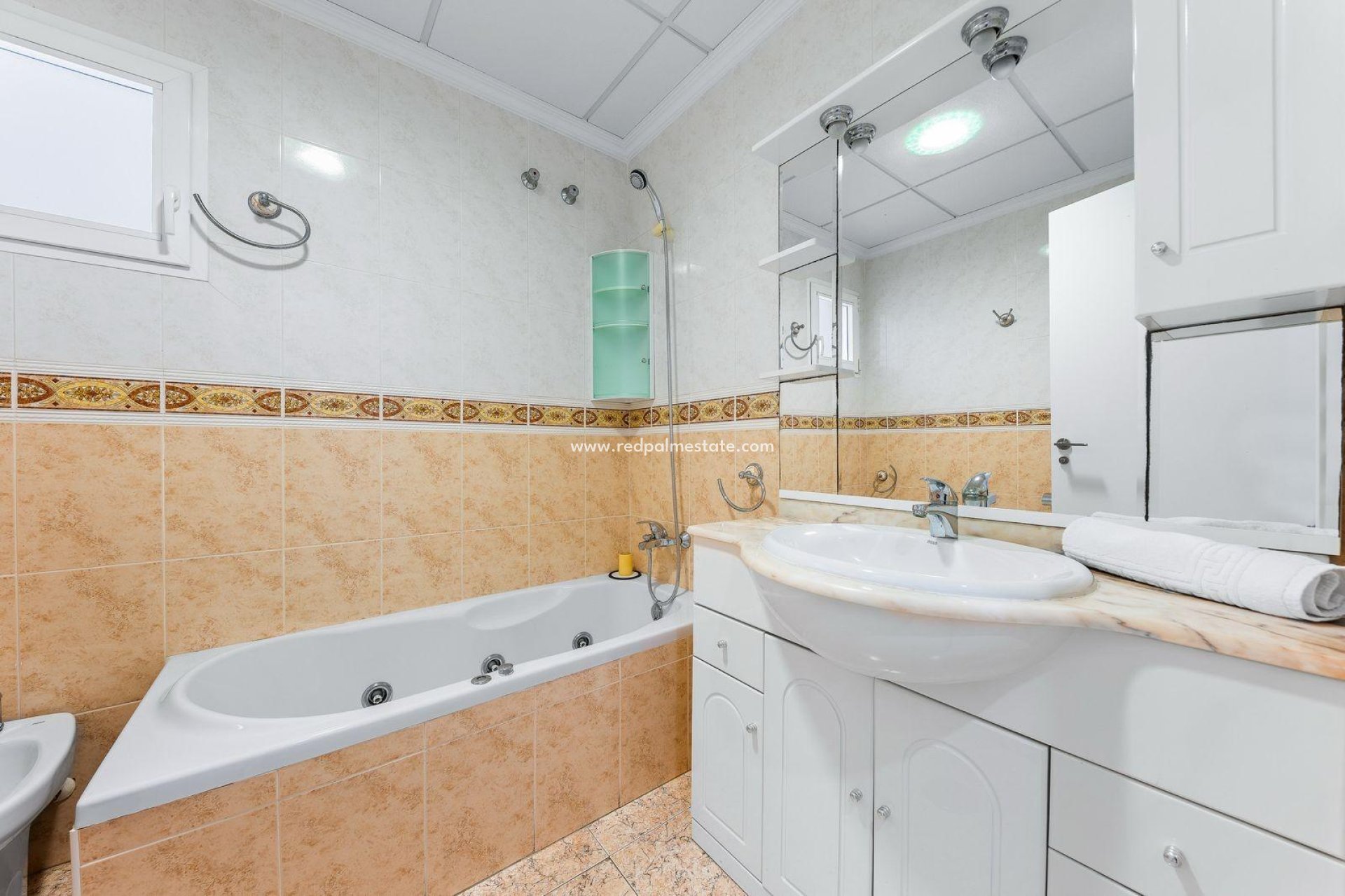 Resale - Apartment -
Torrevieja - Centro Torrevieja