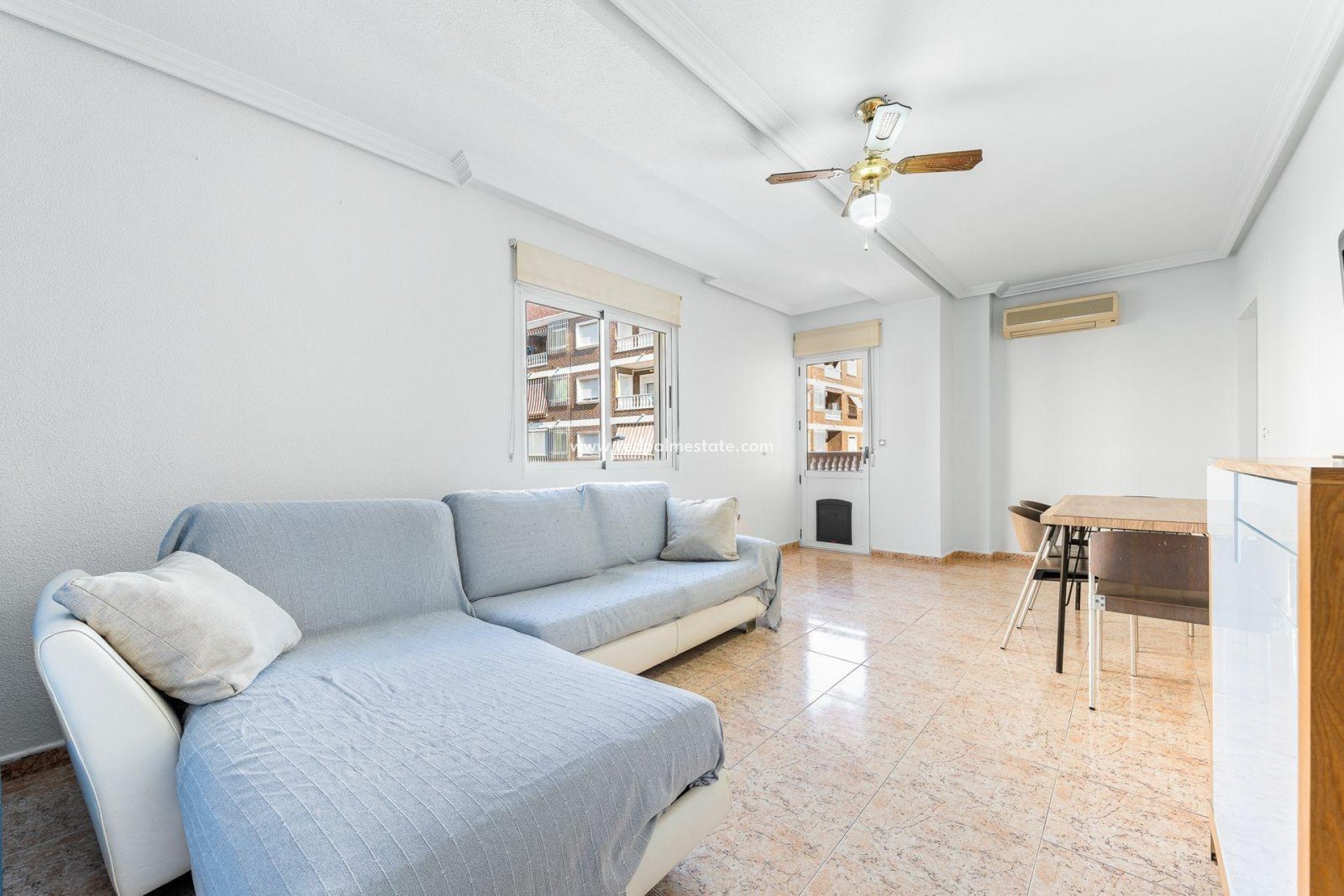 Resale - Apartment -
Torrevieja - Centro Torrevieja
