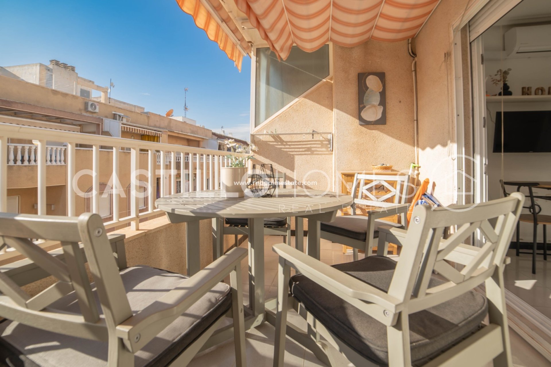 Resale - Apartment -
Torrevieja - Centro Torrevieja