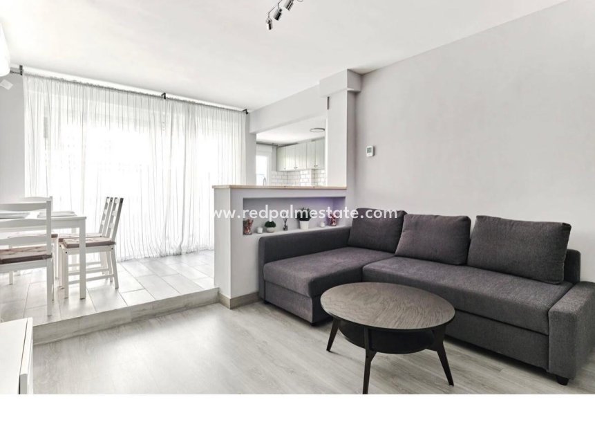 Resale - Apartment -
Torrevieja - Centro Torrevieja