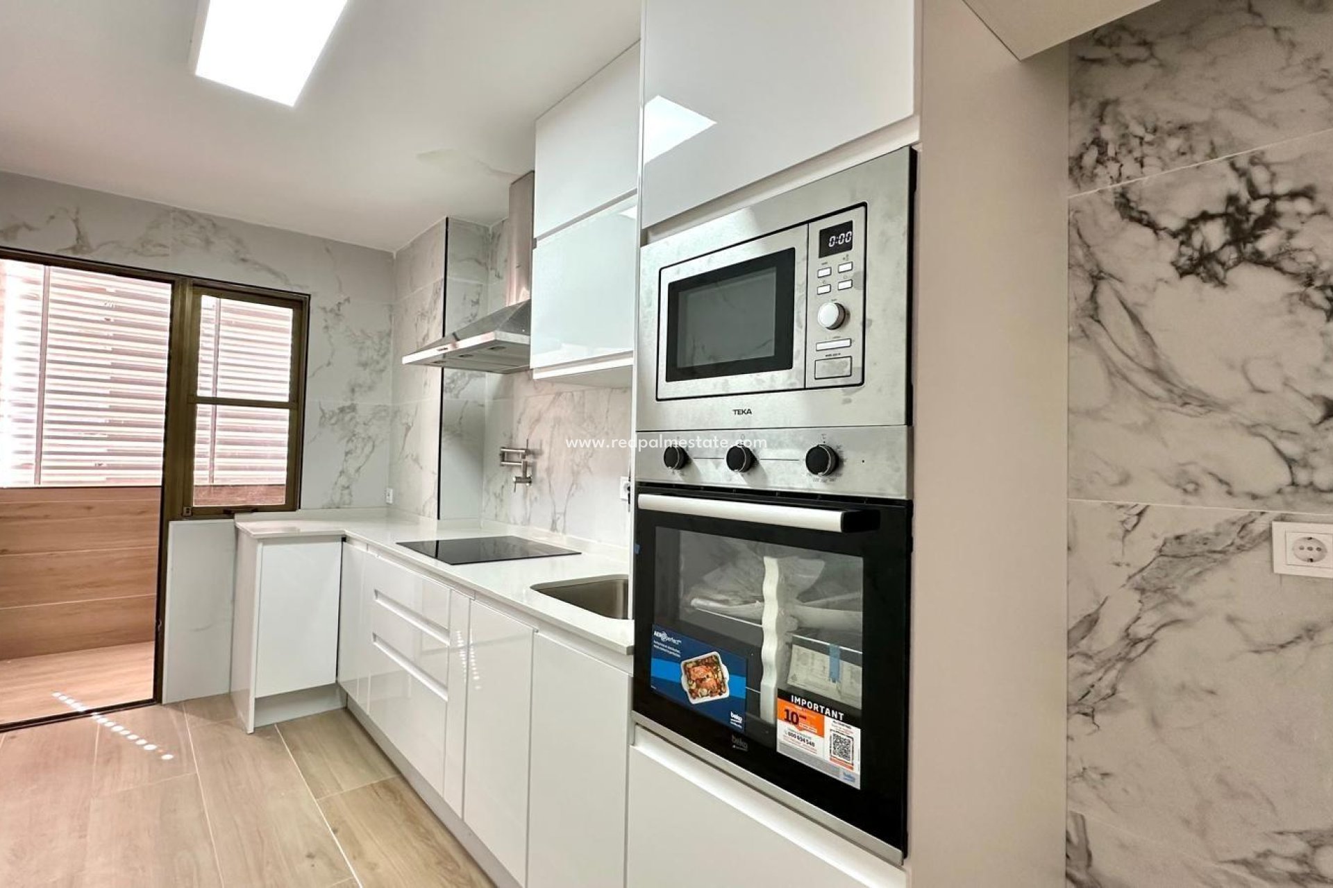 Resale - Apartment -
Torrevieja - Centro Torrevieja