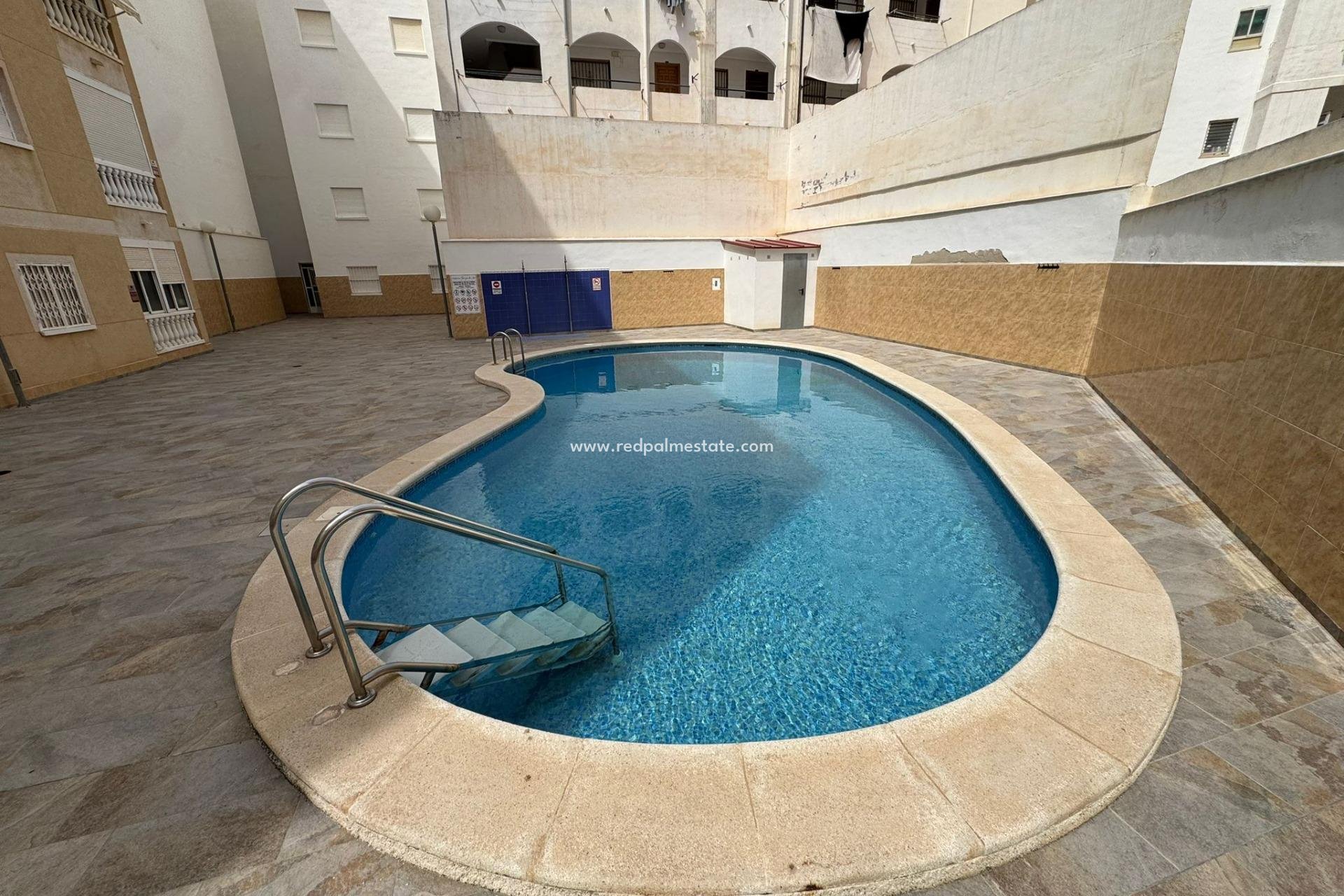 Resale - Apartment -
Torrevieja - Centro Torrevieja