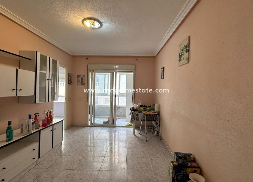 Resale - Apartment -
Torrevieja - Centro Torrevieja