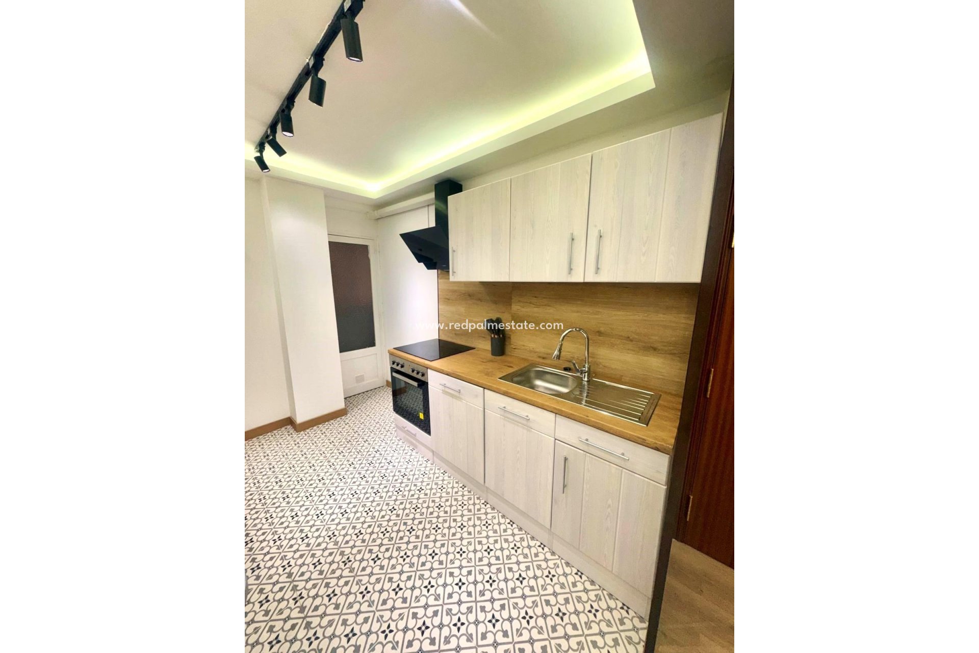 Resale - Apartment -
Torrevieja - Centro Torrevieja