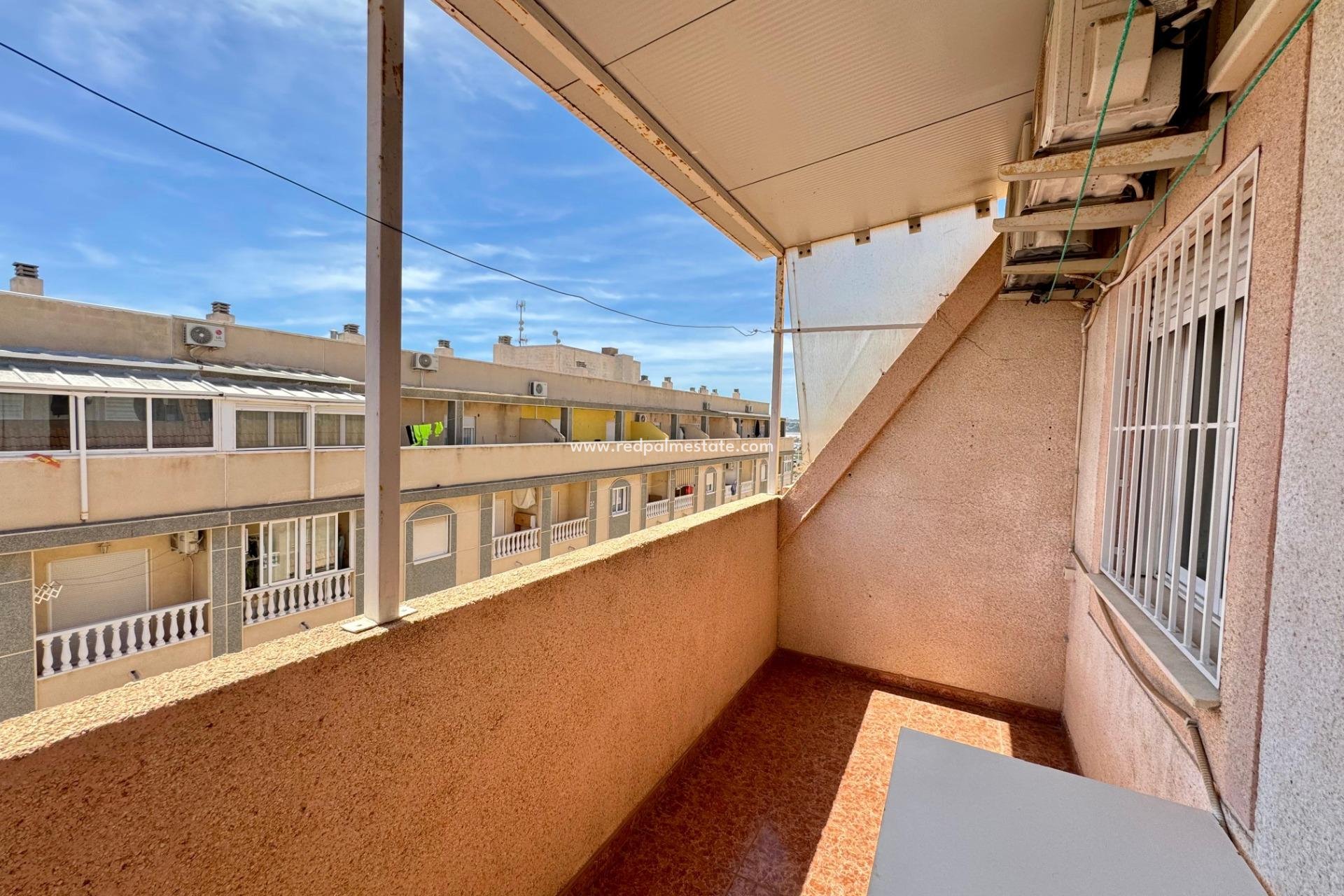 Resale - Apartment -
Torrevieja - Centro Torrevieja