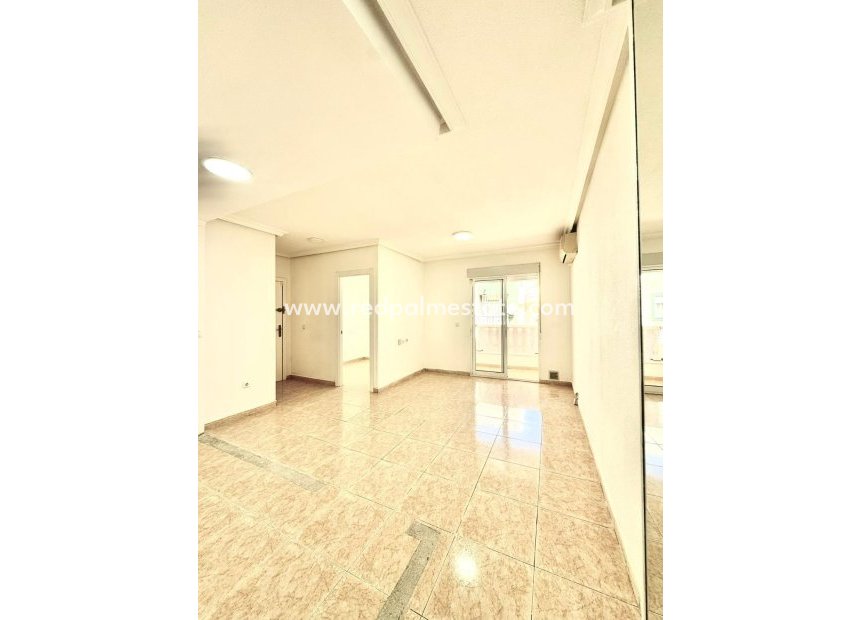 Resale - Apartment -
Torrevieja - Centro Torrevieja