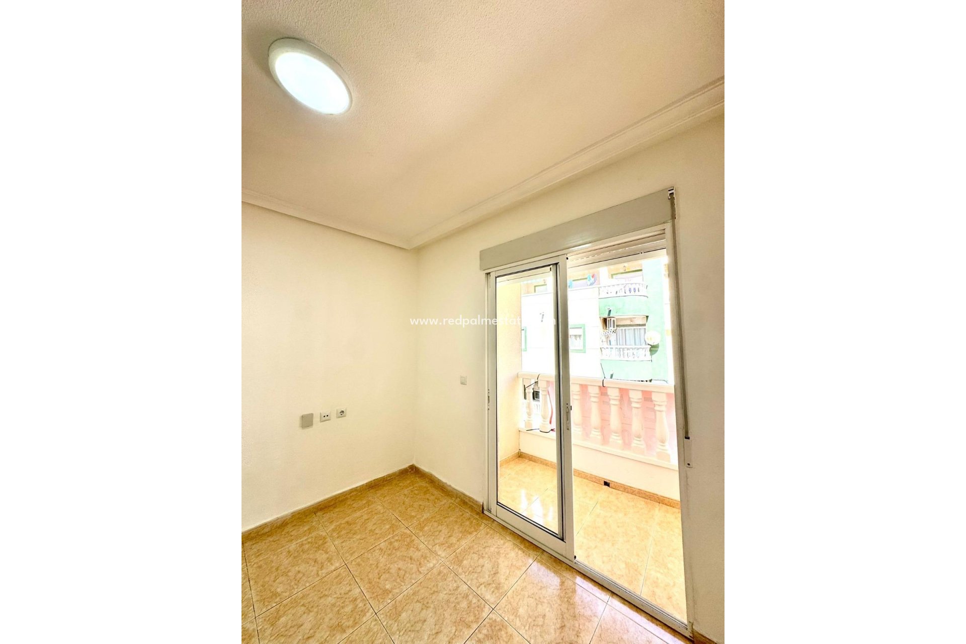 Resale - Apartment -
Torrevieja - Centro Torrevieja