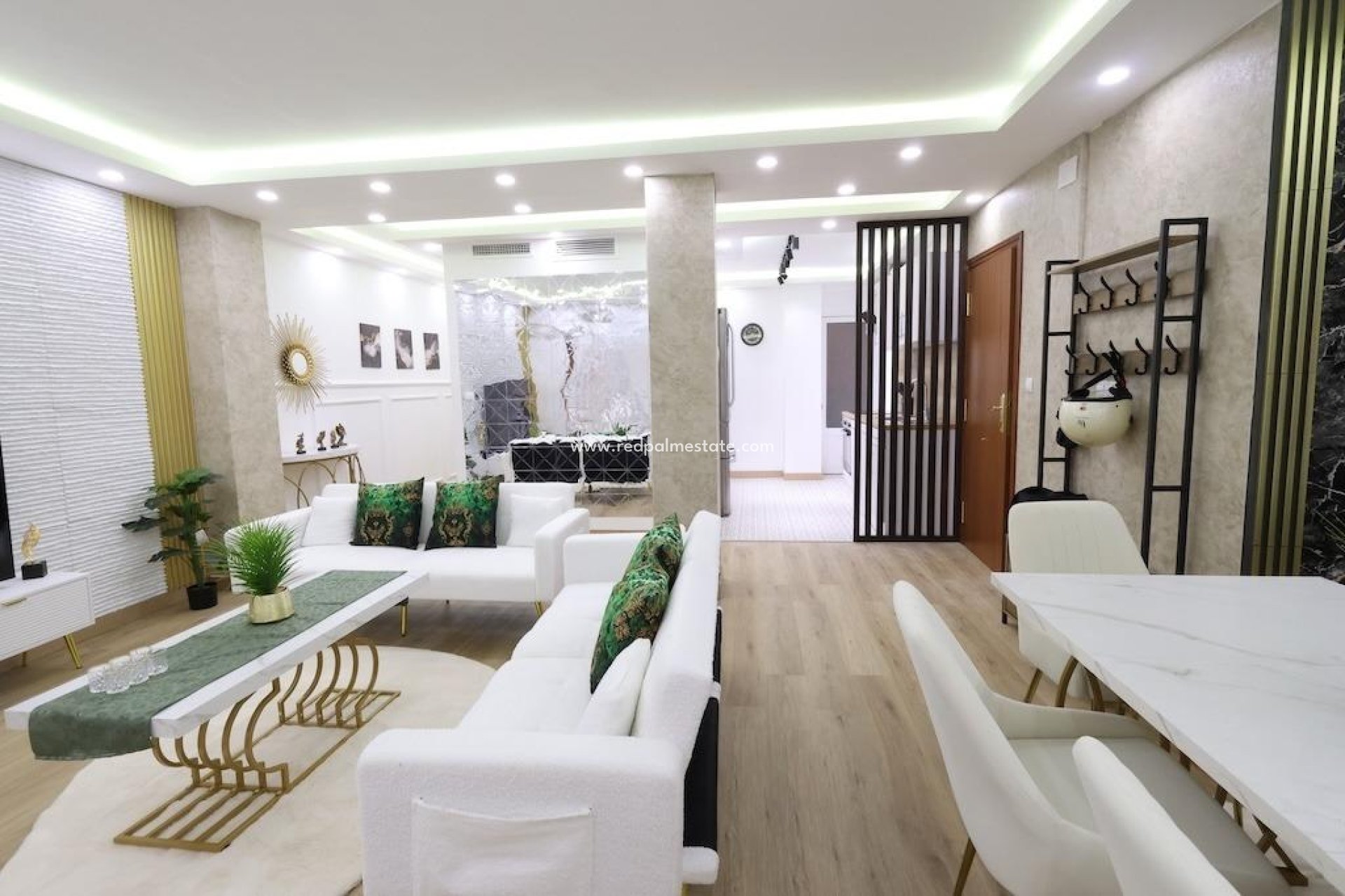 Resale - Apartment -
Torrevieja - Centro Torrevieja