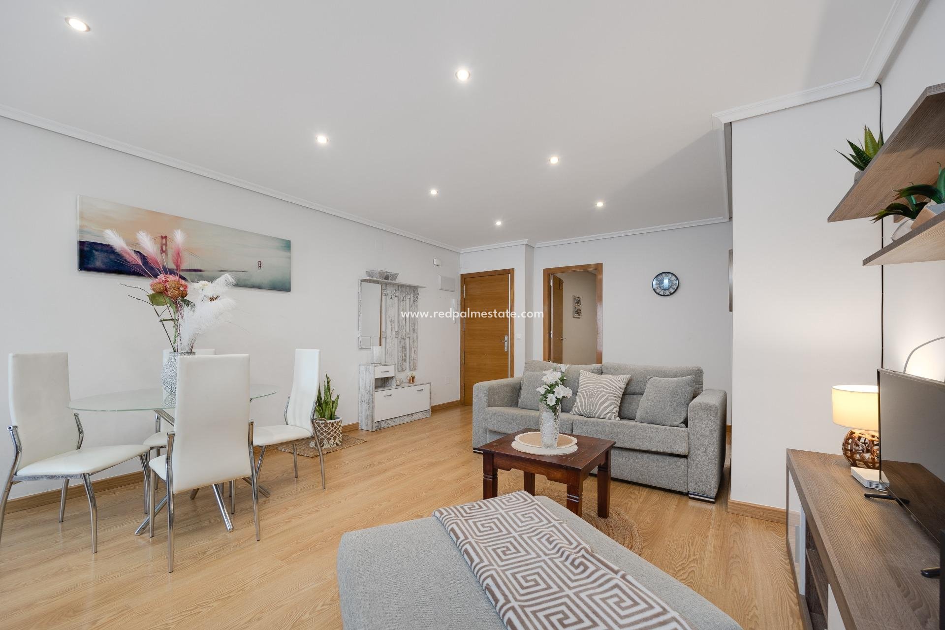 Resale - Apartment -
Torrevieja - Centro Torrevieja