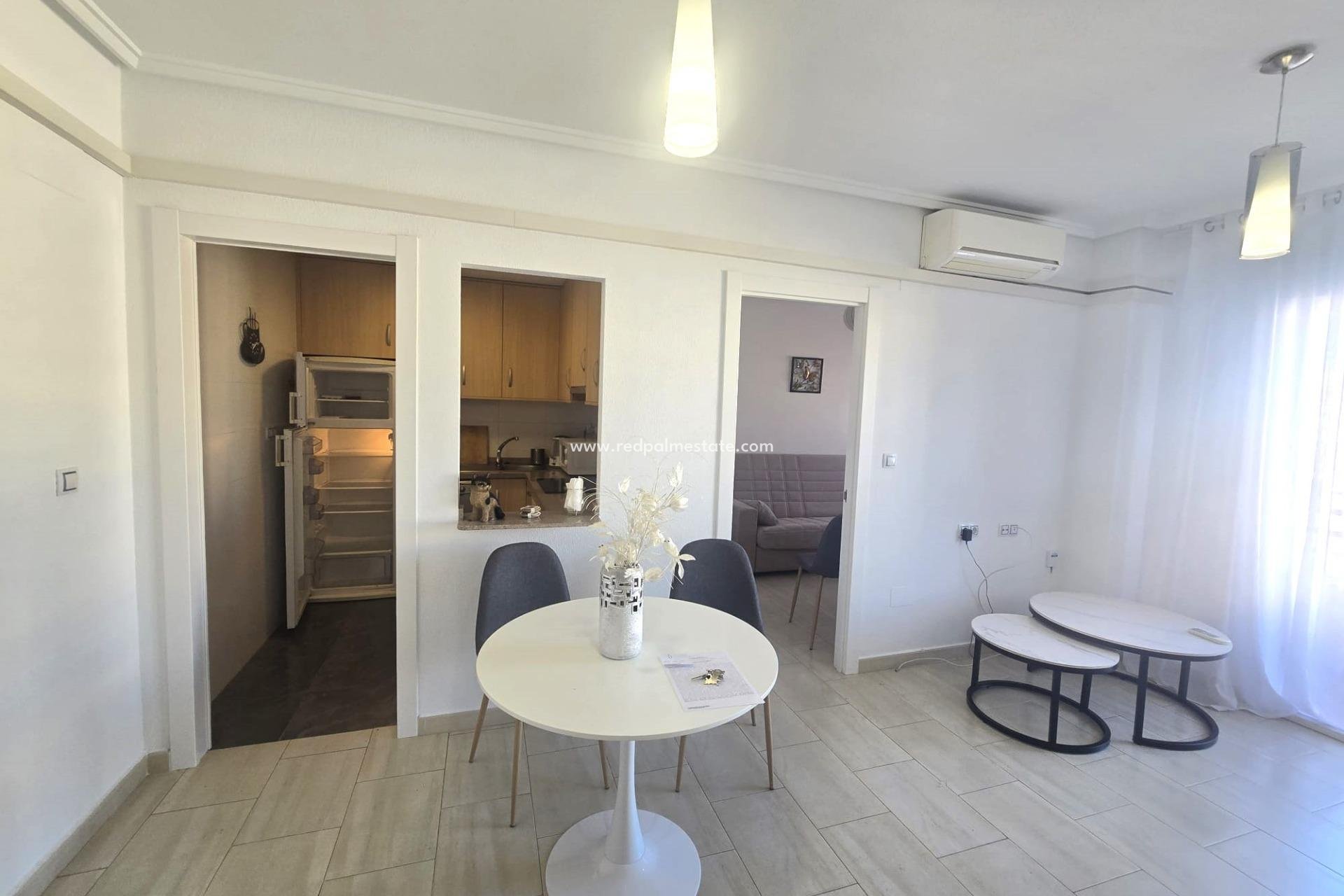 Resale - Apartment -
Torrevieja - Centro Torrevieja