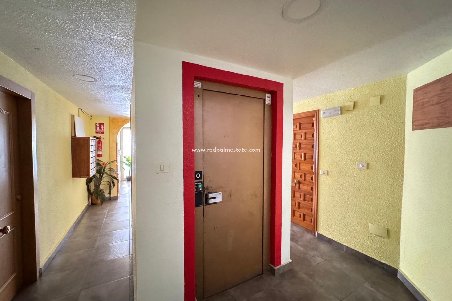 Resale - Apartment -
Torrevieja - Centro Torrevieja