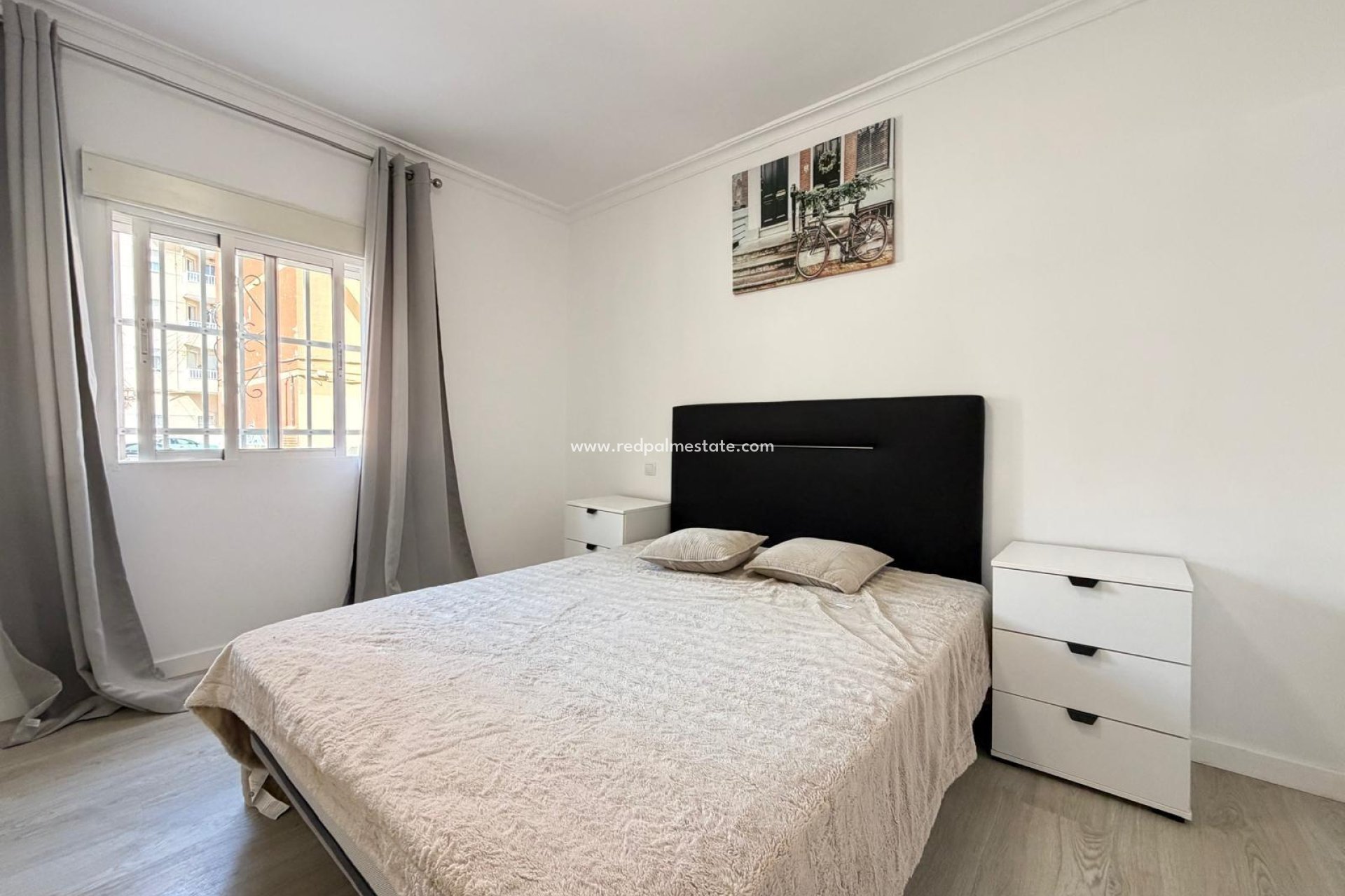 Resale - Apartment -
Torrevieja - Centro Torrevieja