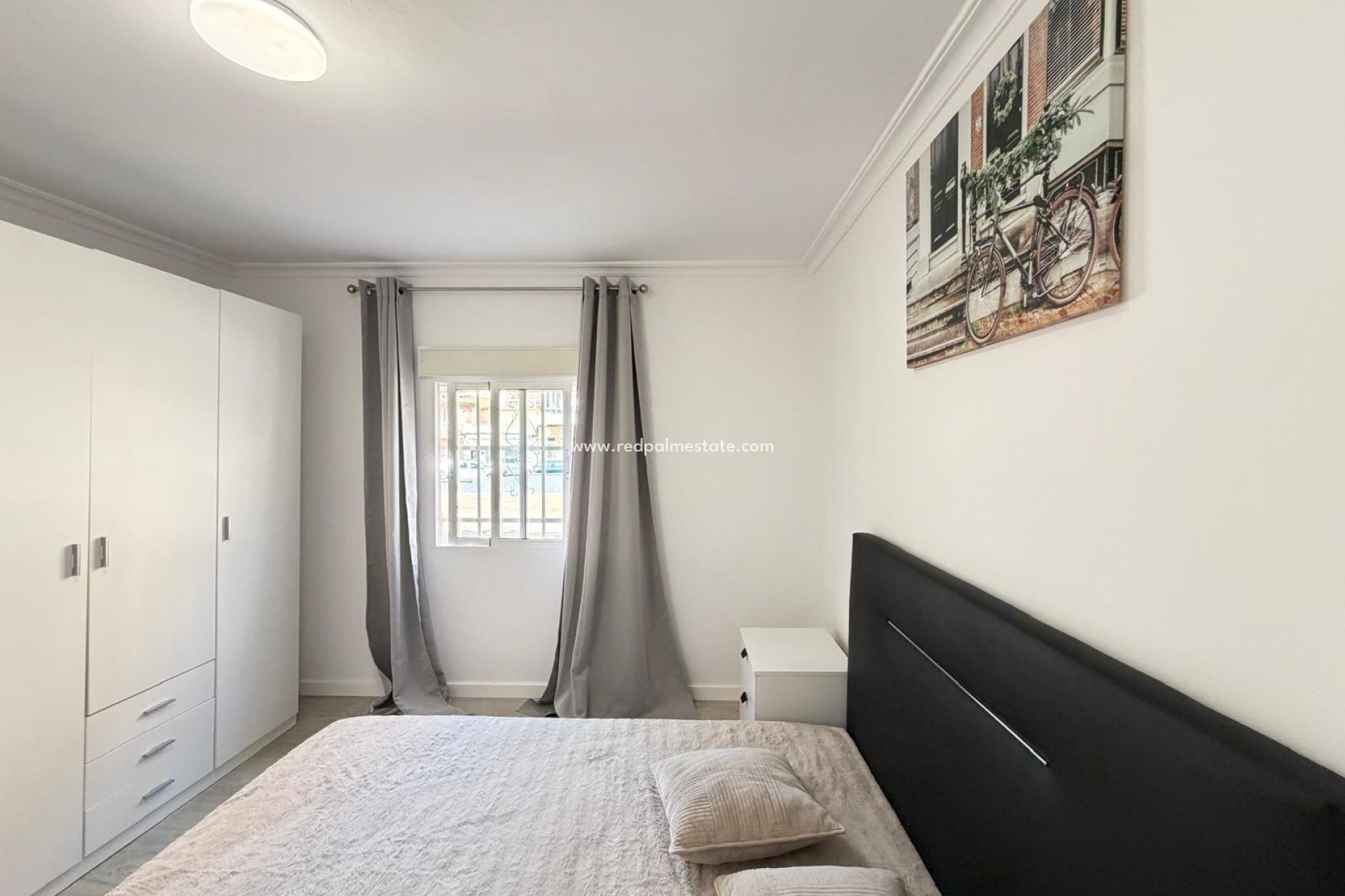 Resale - Apartment -
Torrevieja - Centro Torrevieja