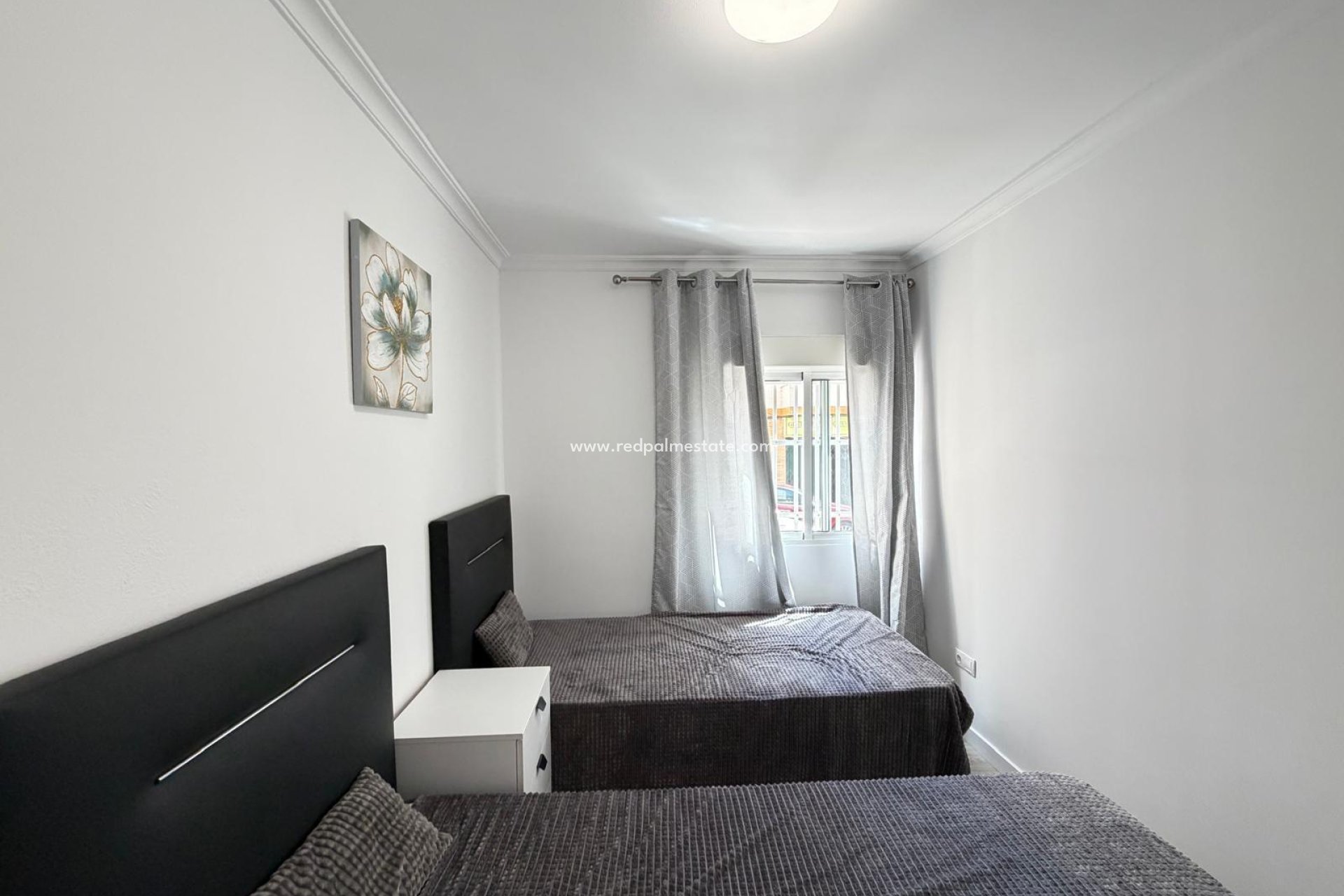 Resale - Apartment -
Torrevieja - Centro Torrevieja