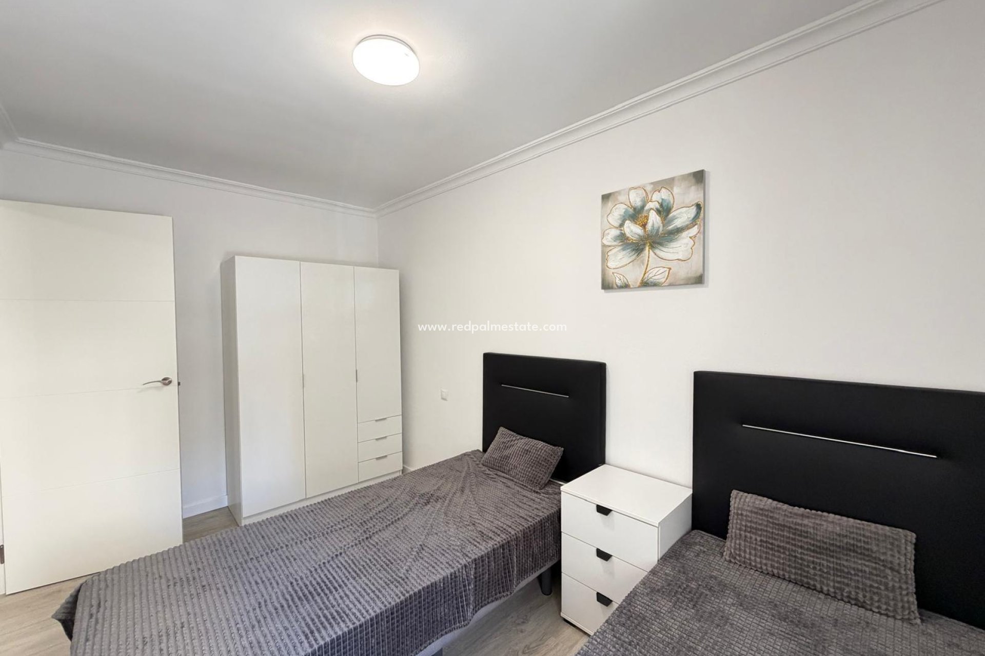 Resale - Apartment -
Torrevieja - Centro Torrevieja