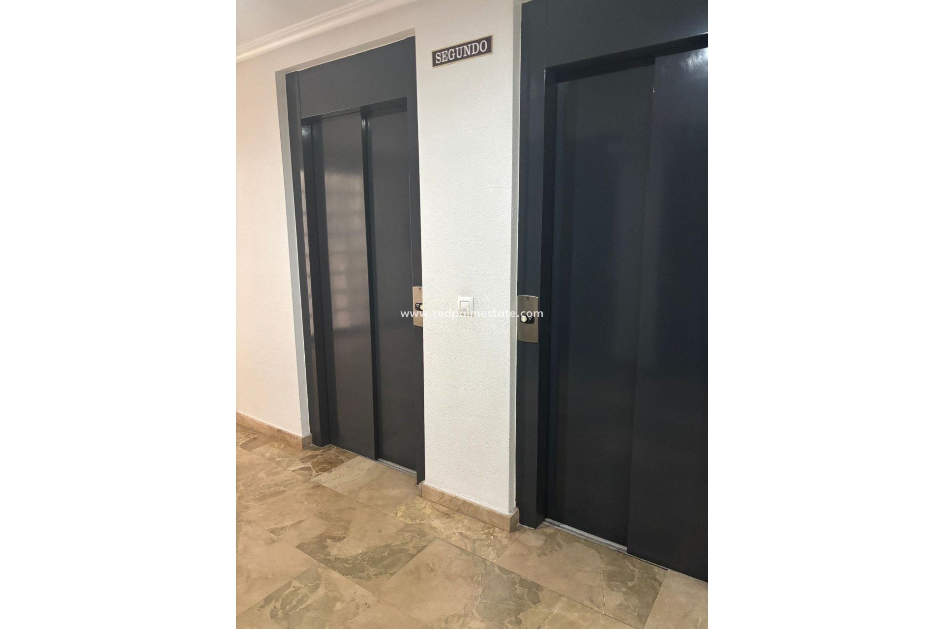 Resale - Apartment -
Torrevieja - Centro Torrevieja