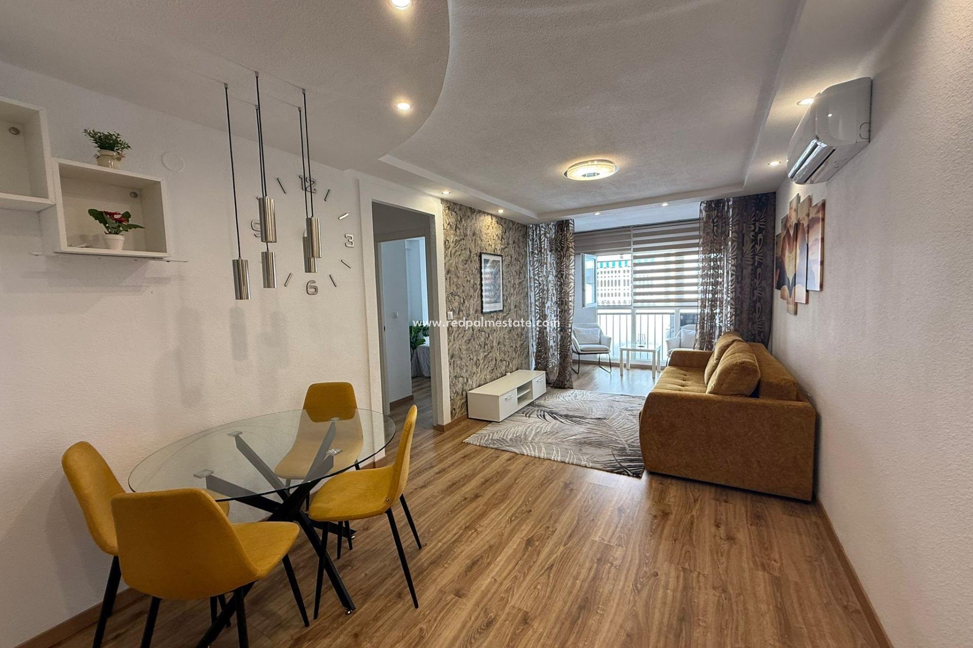Resale - Apartment -
Torrevieja - Centro Torrevieja