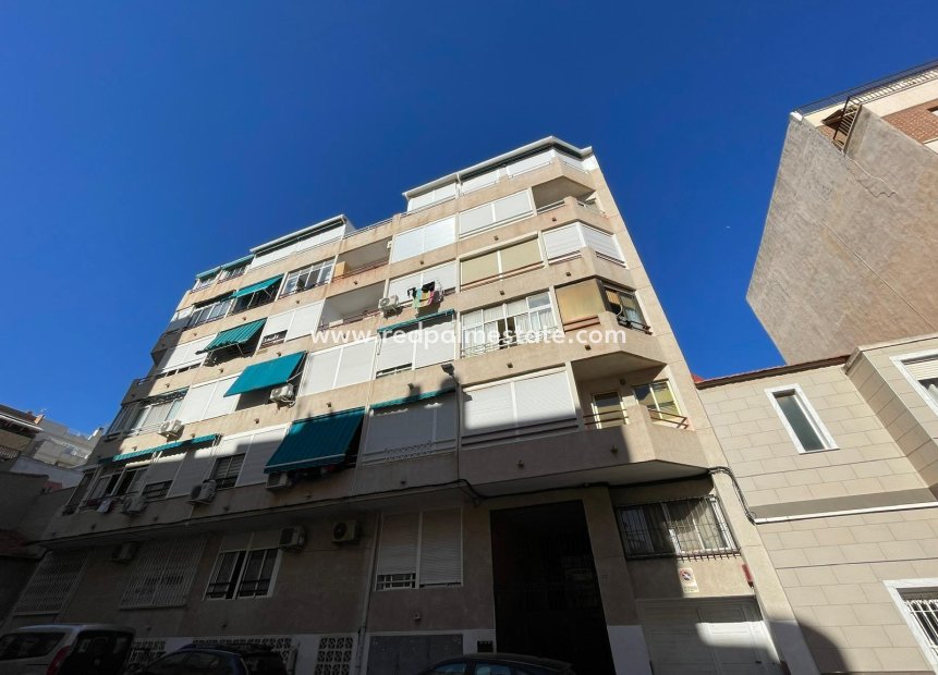 Resale - Apartment -
Torrevieja - Centro Torrevieja