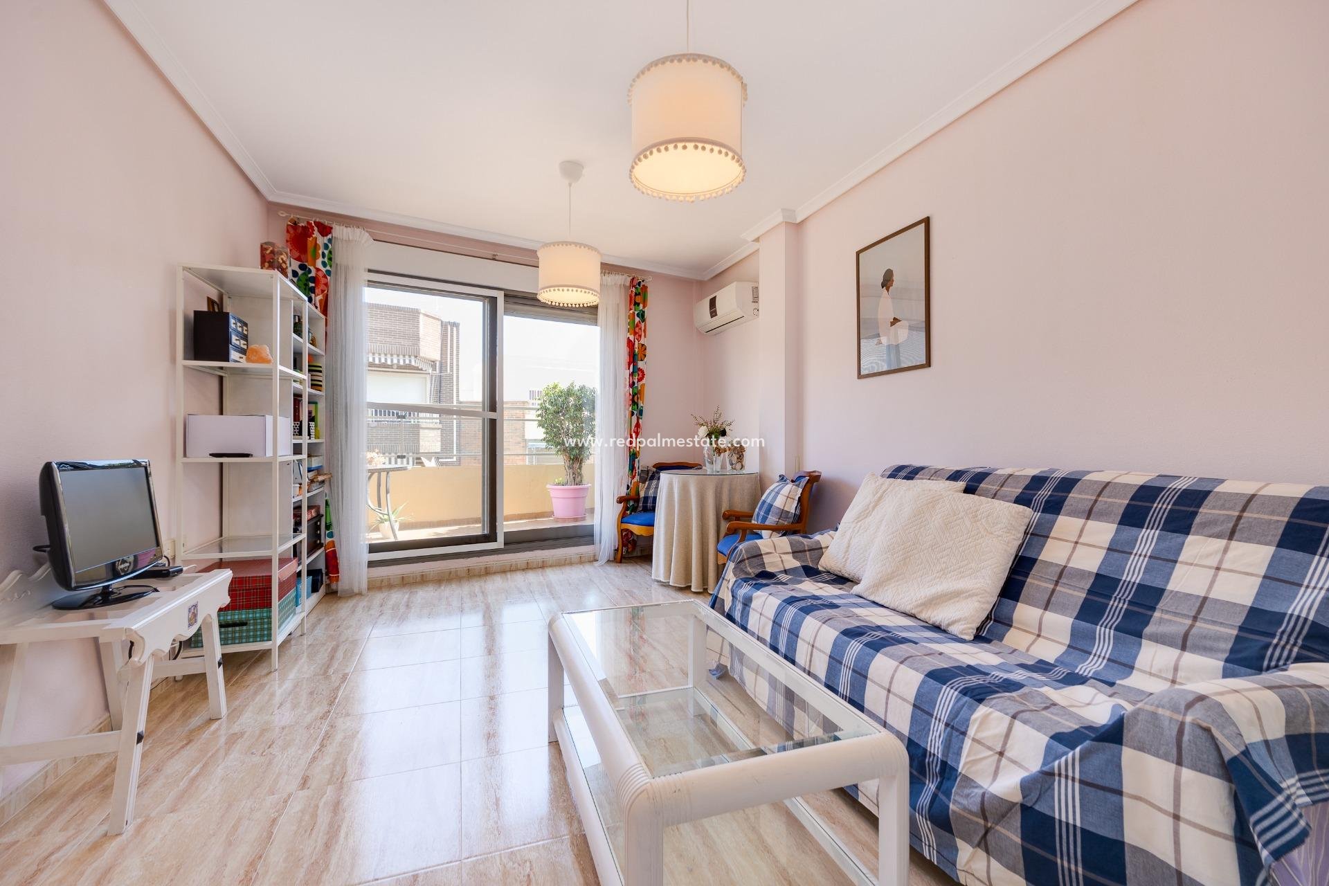 Resale - Apartment -
Torrevieja - Centro Torrevieja