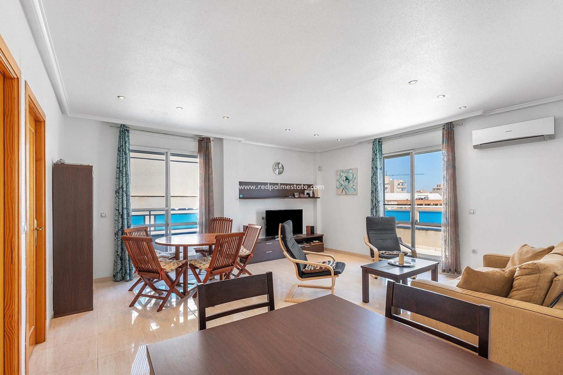 Resale - Apartment -
Torrevieja - Centro Torrevieja