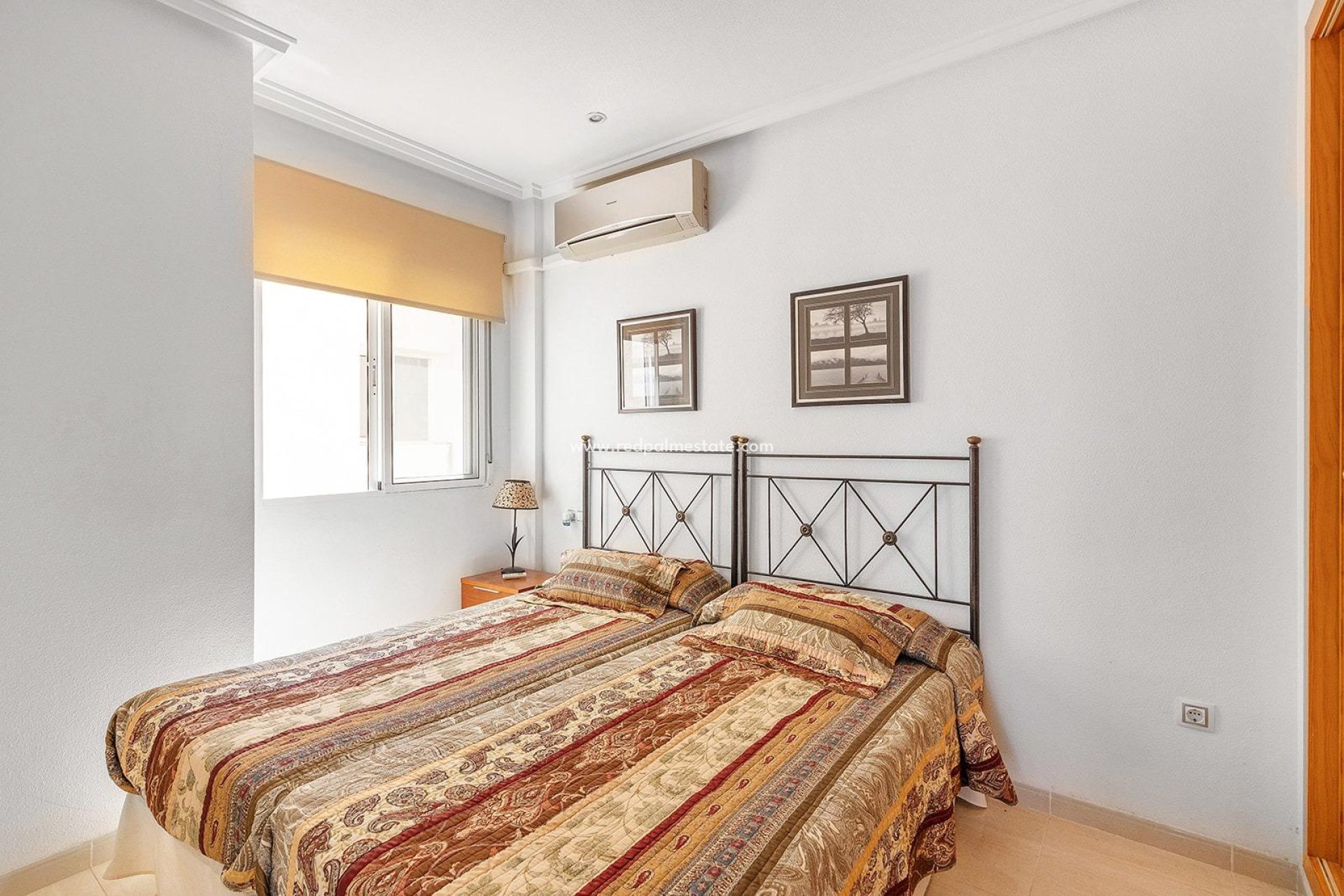 Resale - Apartment -
Torrevieja - Centro Torrevieja