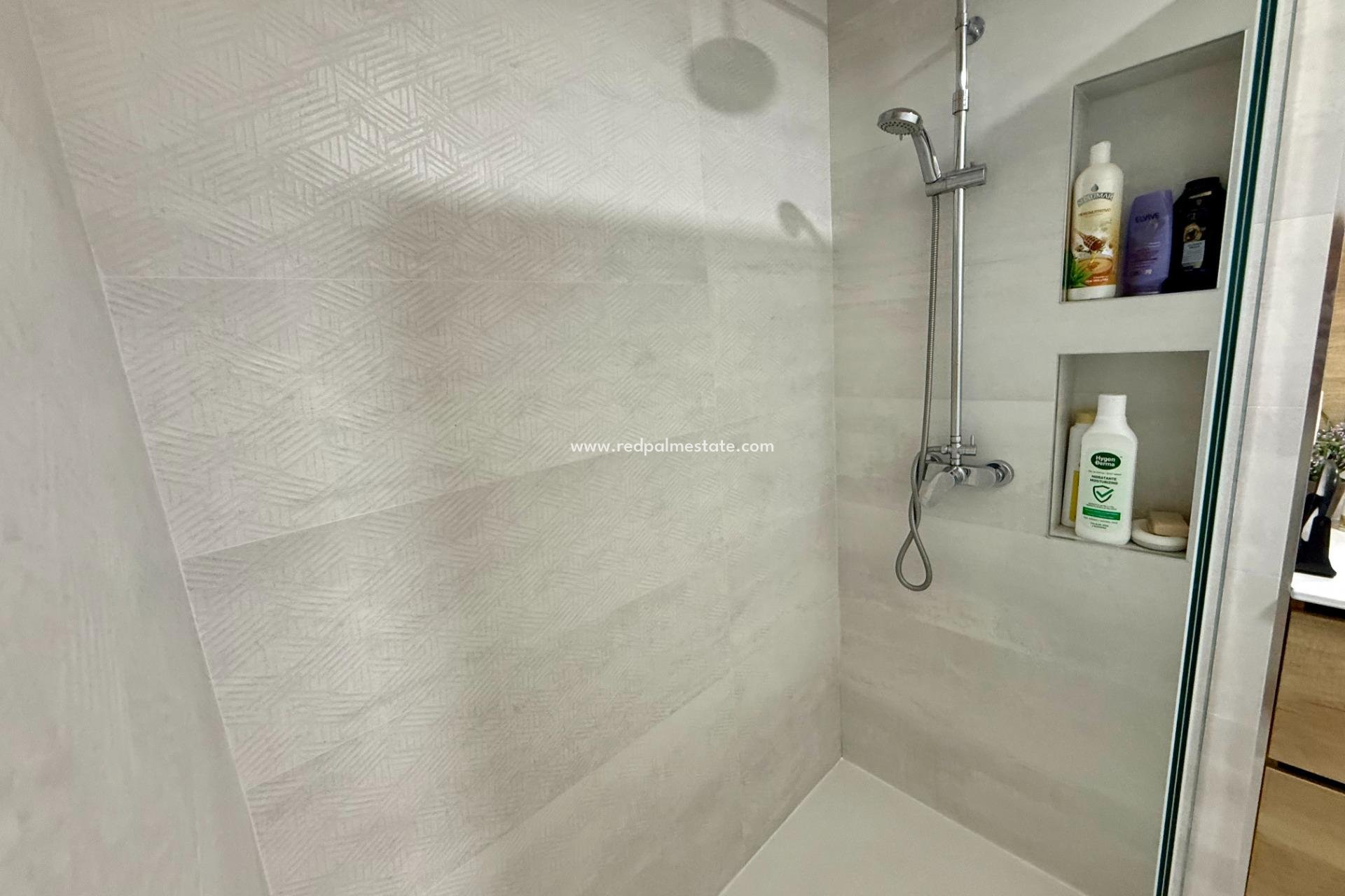 Resale - Apartment -
Torrevieja - Centro Torrevieja