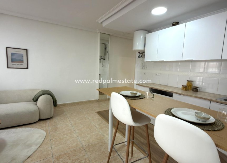 Resale - Apartment -
Torrevieja - Centro Torrevieja