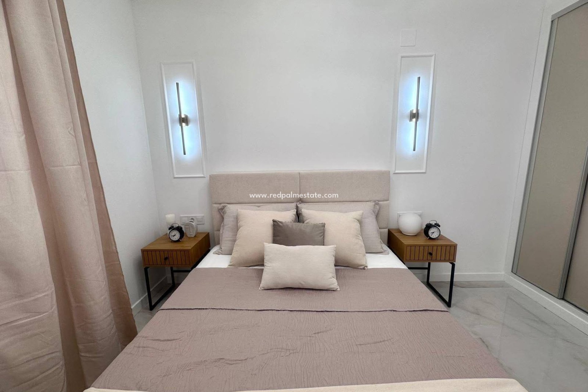 Resale - Apartment -
Torrevieja - Centro Torrevieja