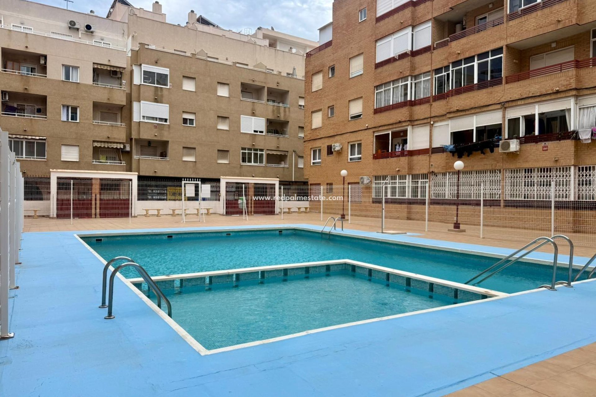 Resale - Apartment -
Torrevieja - Centro Torrevieja