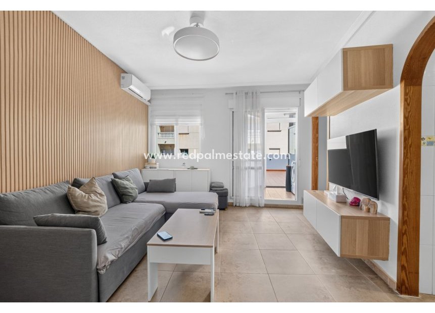 Resale - Apartment -
Torrevieja - Centro