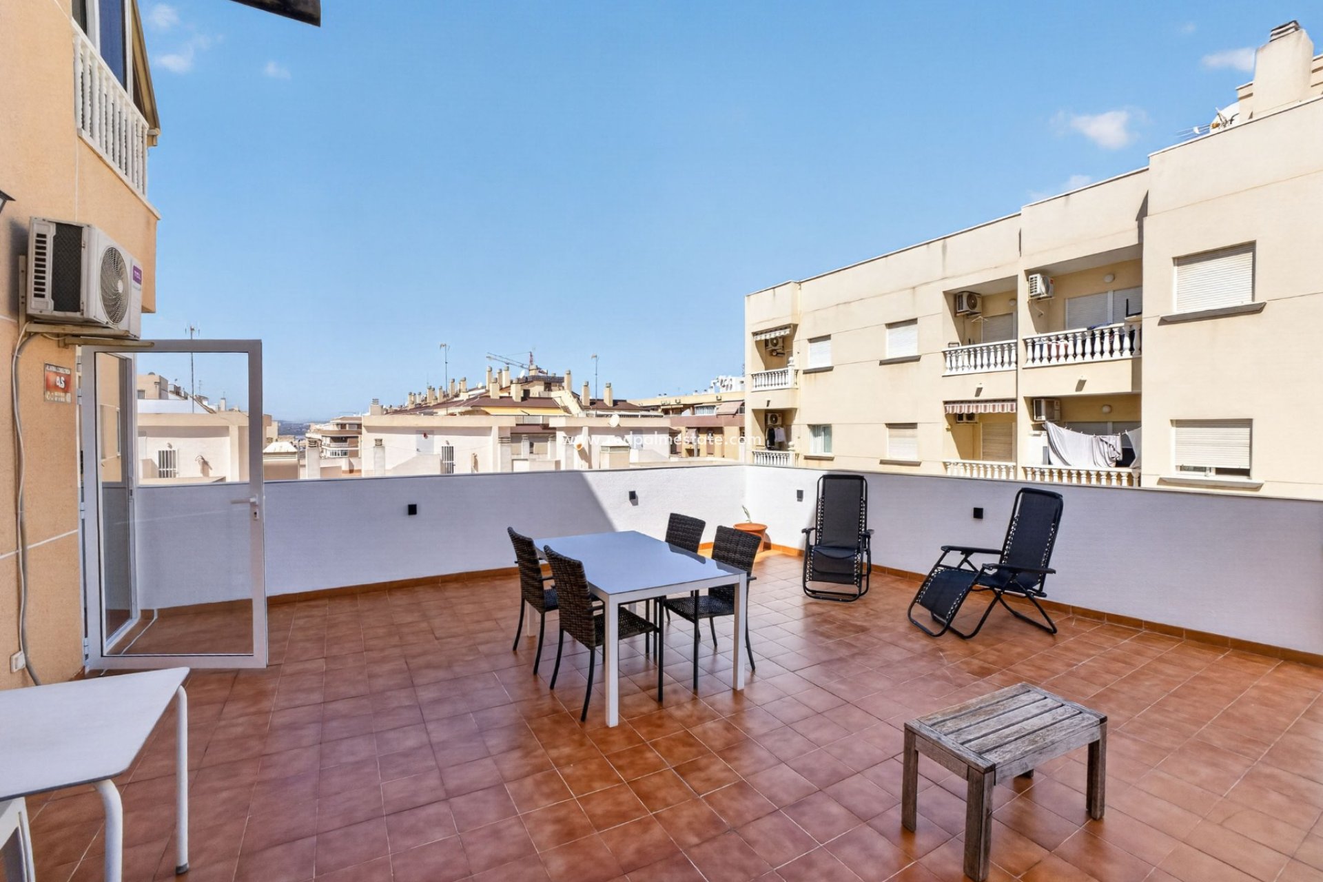 Resale - Apartment -
Torrevieja - Centro