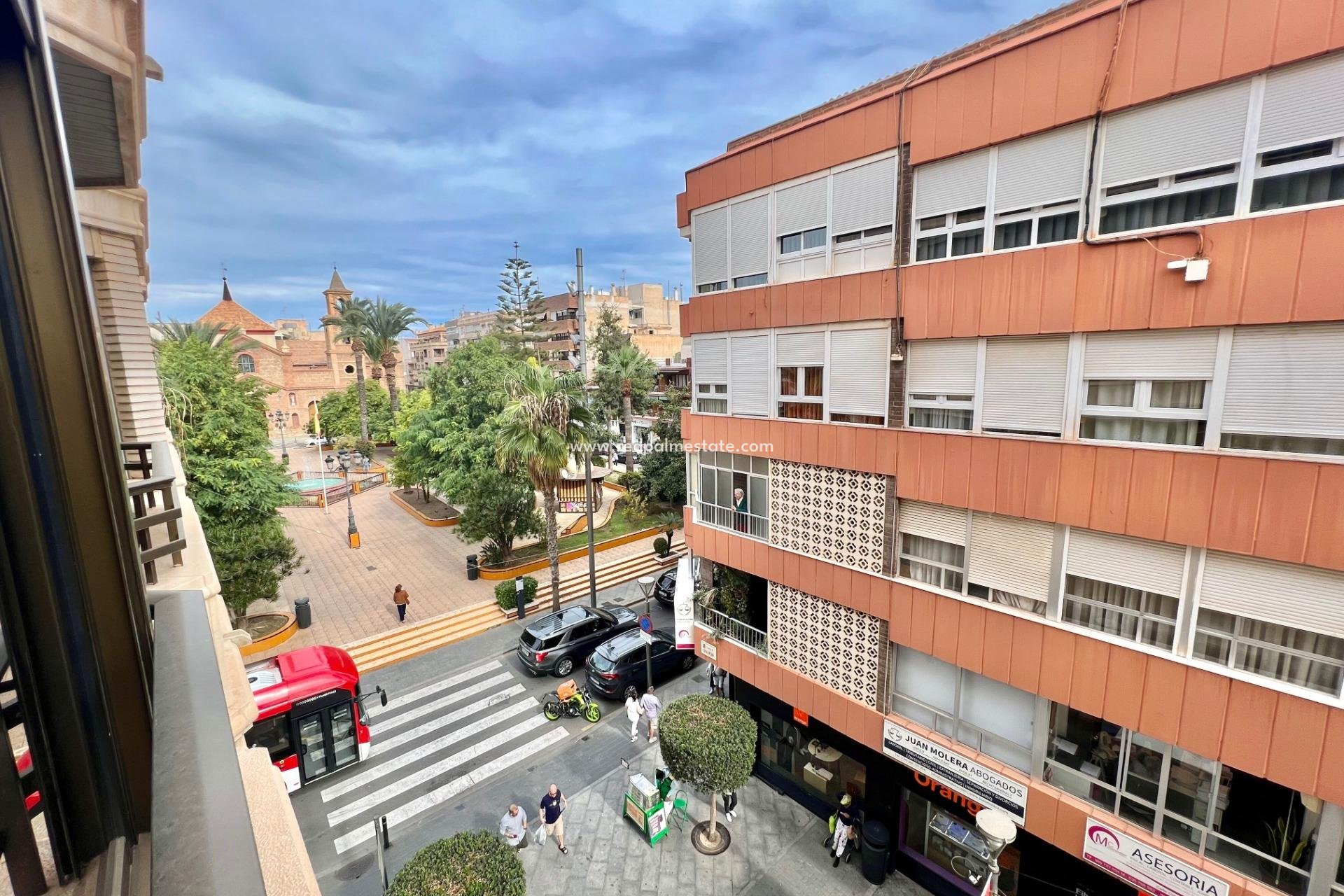 Resale - Apartment -
Torrevieja - Centro