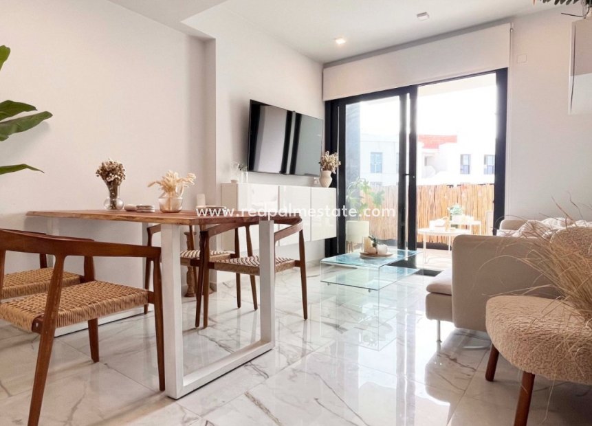 Resale - Apartment -
Torrevieja - Costa Blanca