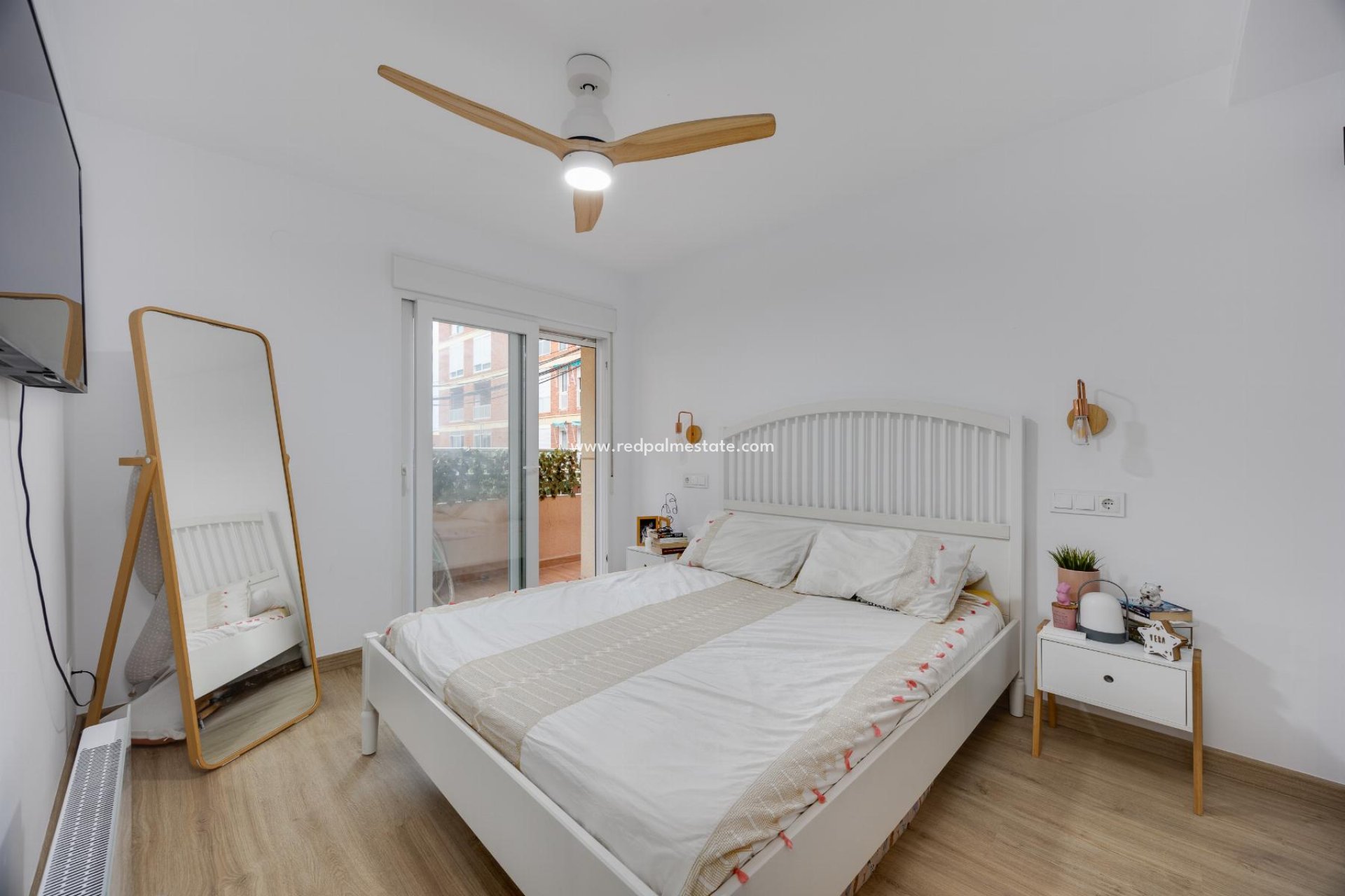 Resale - Apartment -
Torrevieja - El Acequión - Los Náufragos