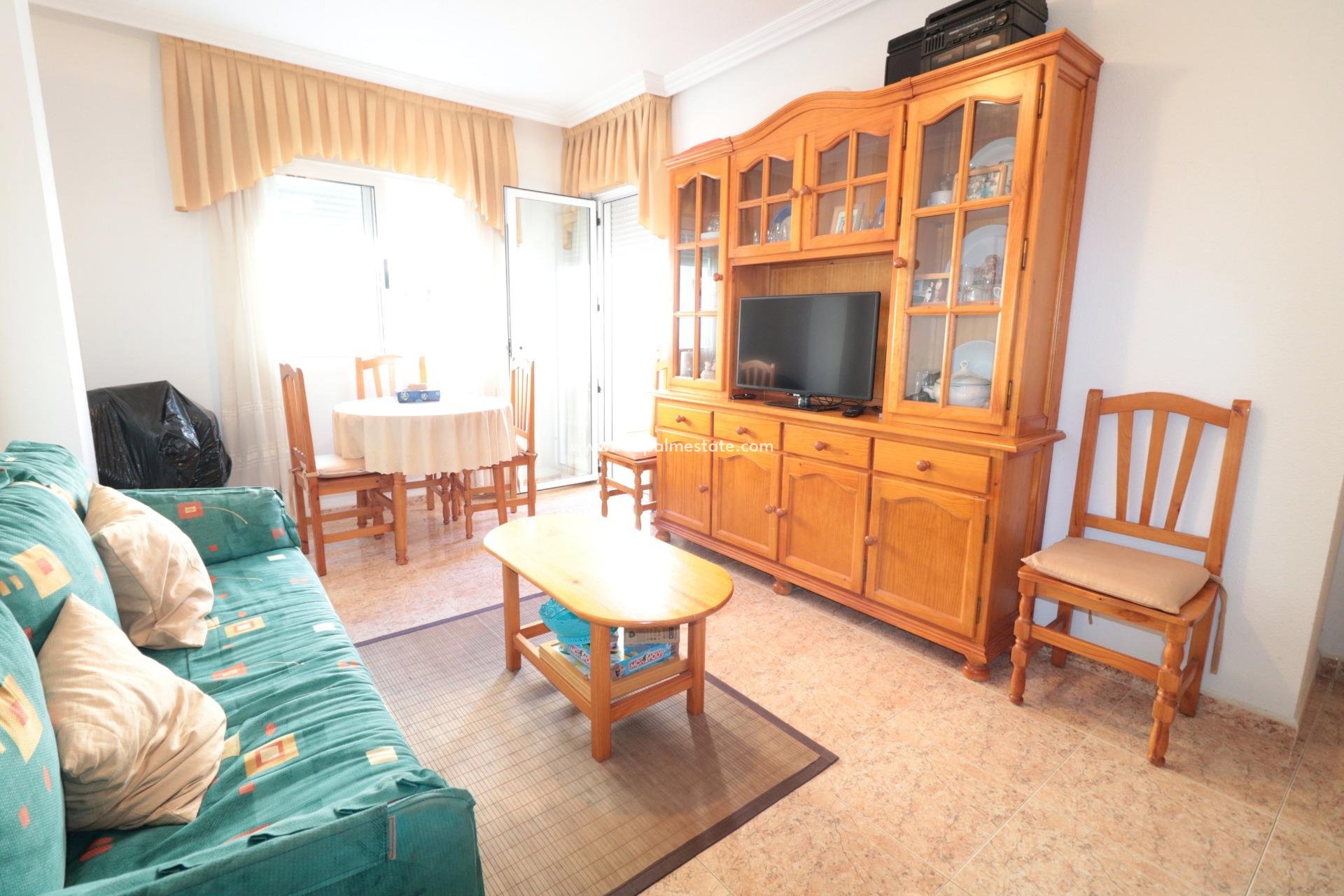 Resale - Apartment -
Torrevieja - El Acequión - Los Náufragos