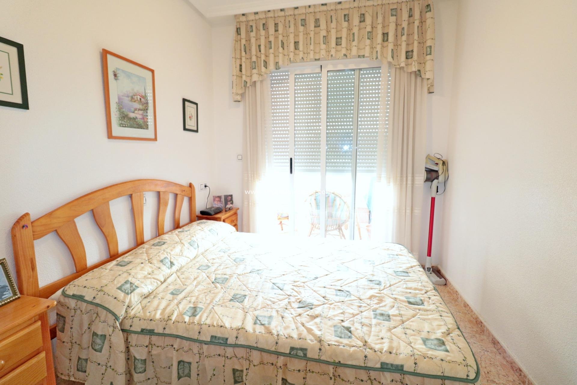 Resale - Apartment -
Torrevieja - El Acequión - Los Náufragos