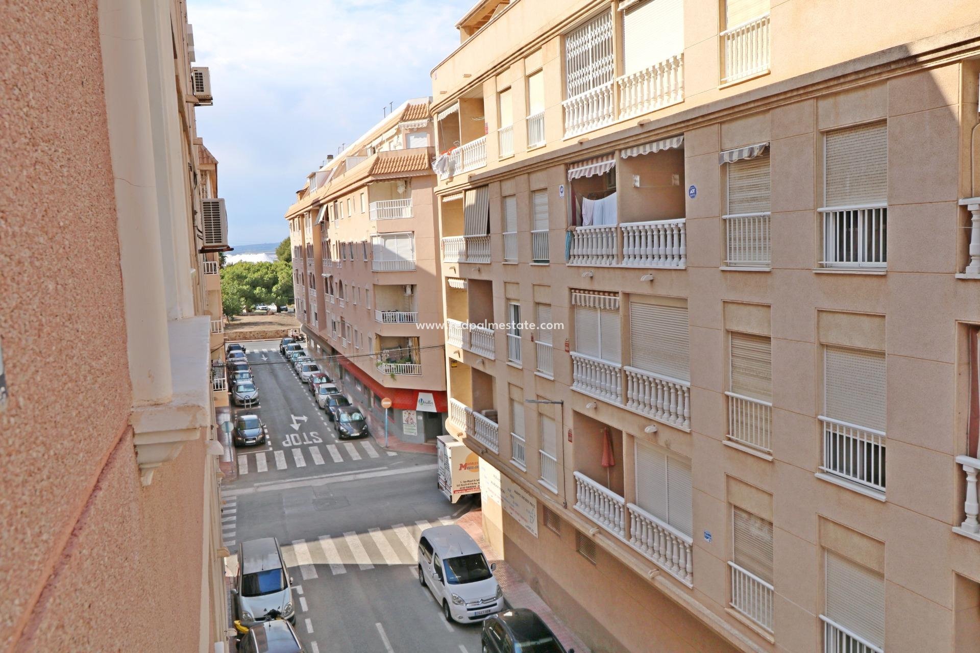 Resale - Apartment -
Torrevieja - El Acequión - Los Náufragos