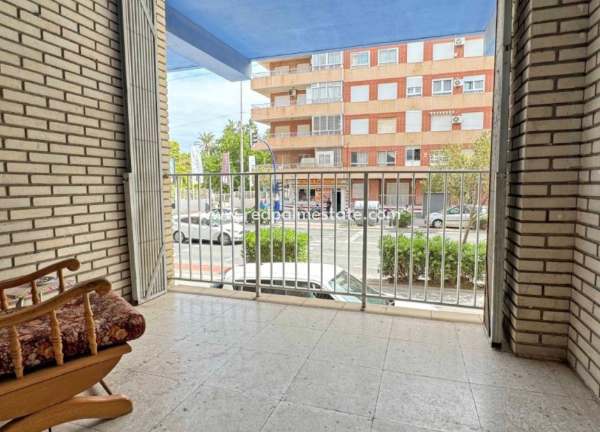 Resale - Apartment -
Torrevieja - El Acequión - Los Náufragos