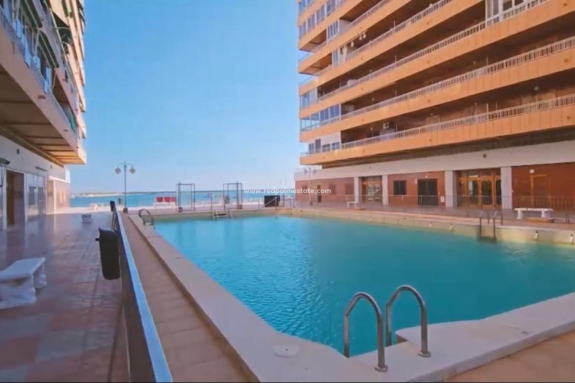 Resale - Apartment -
Torrevieja - El Acequión - Los Náufragos