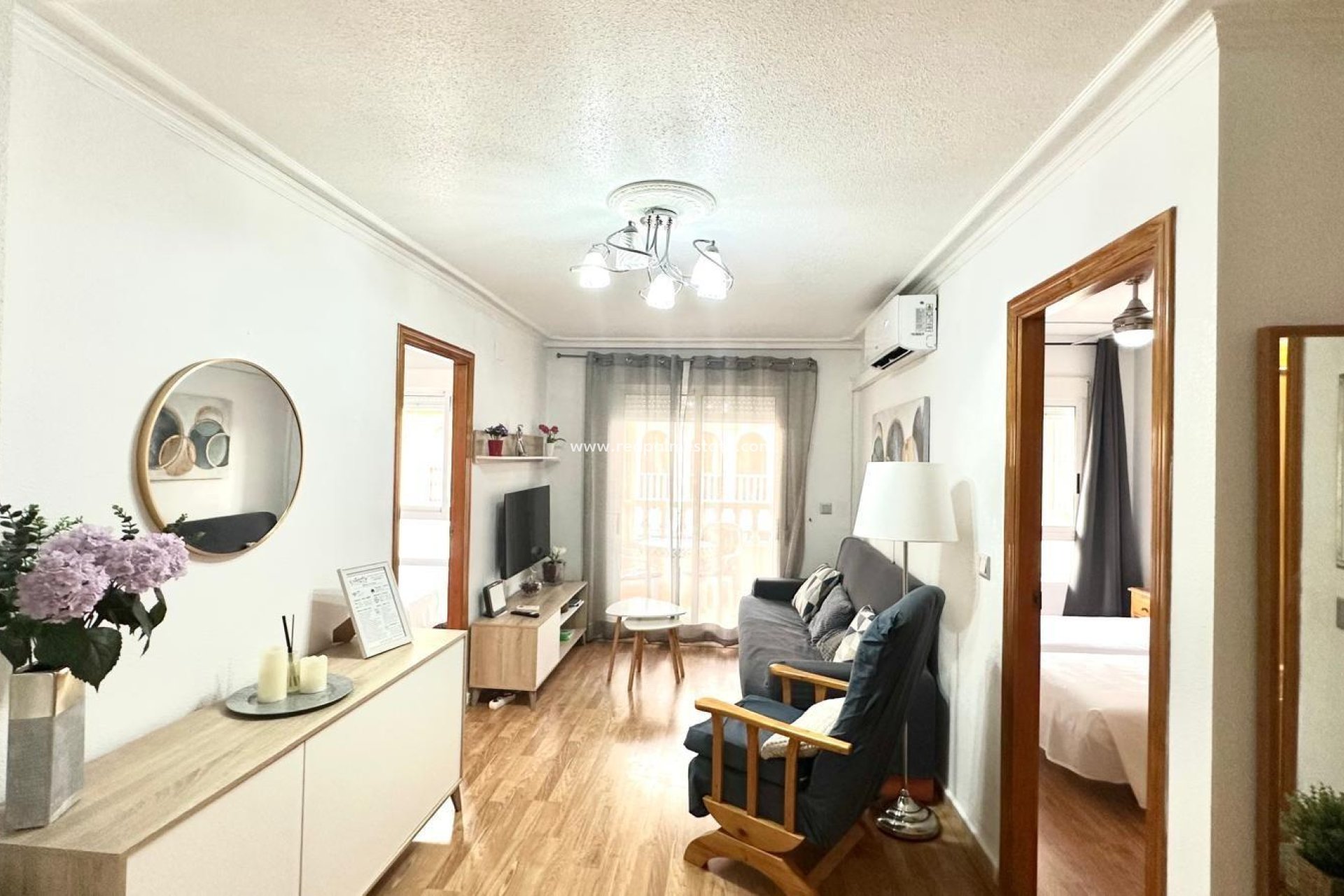 Resale - Apartment -
Torrevieja - El Acequión - Los Náufragos