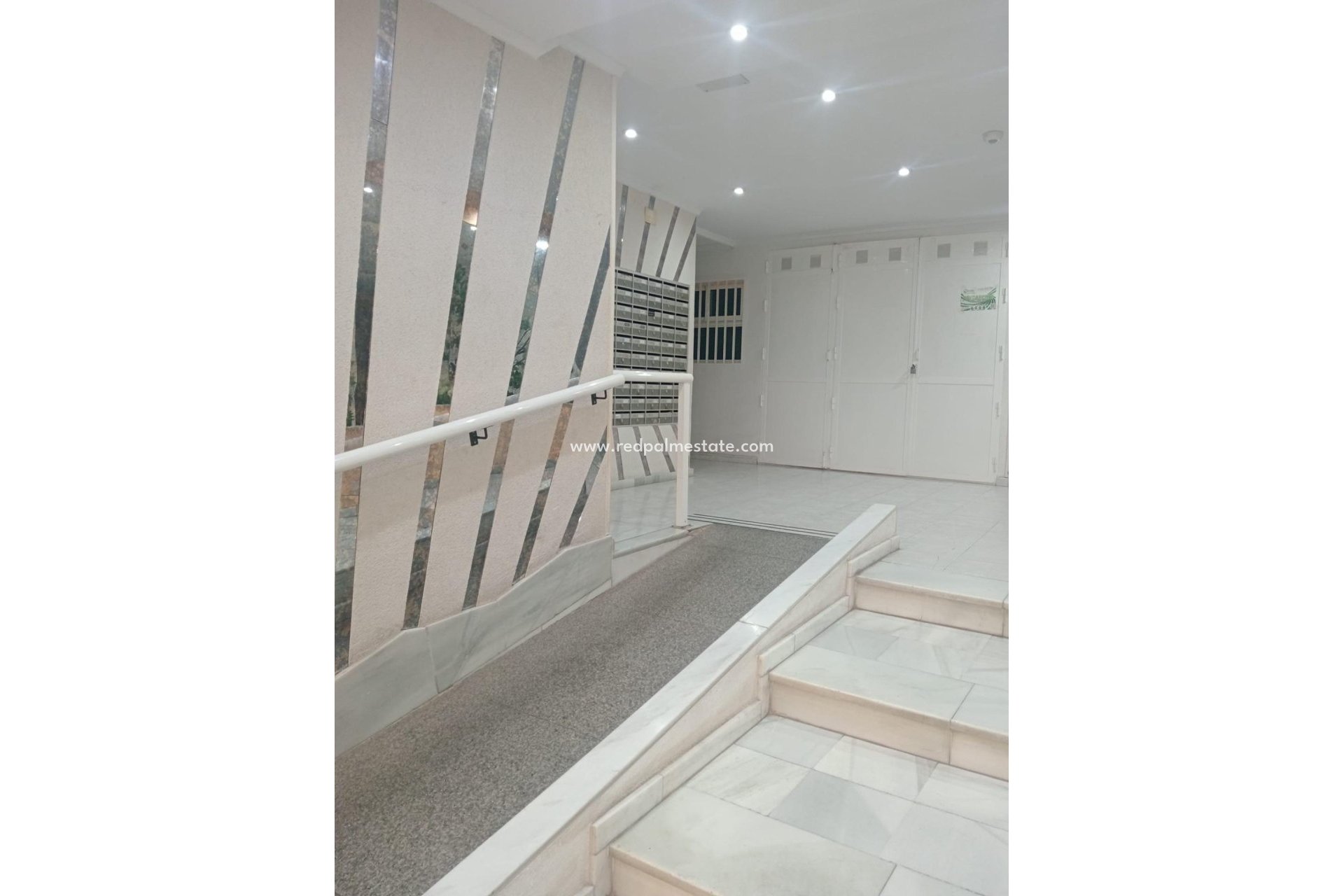 Resale - Apartment -
Torrevieja - El Acequión - Los Náufragos