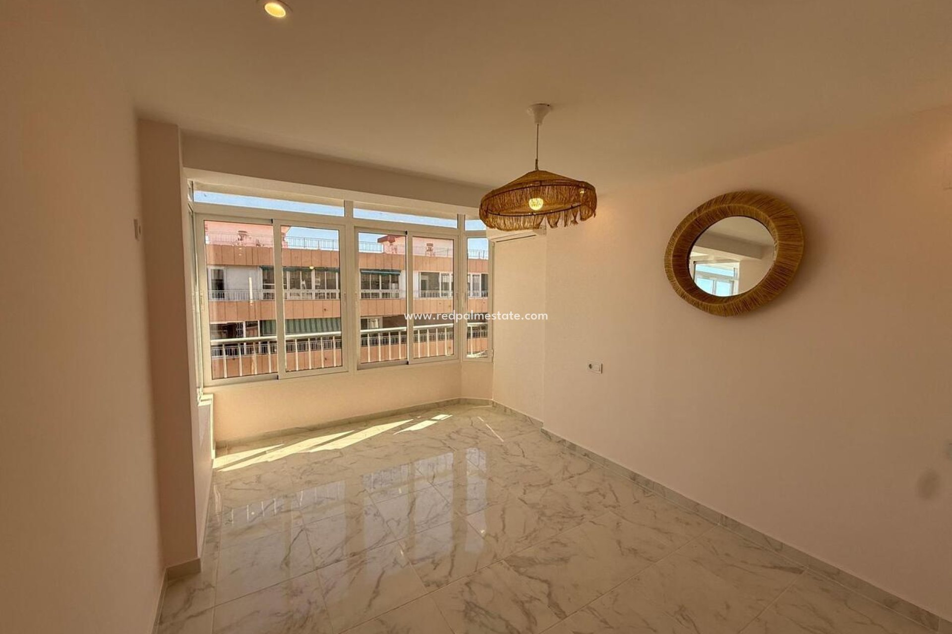 Resale - Apartment -
Torrevieja - El Acequión - Los Náufragos