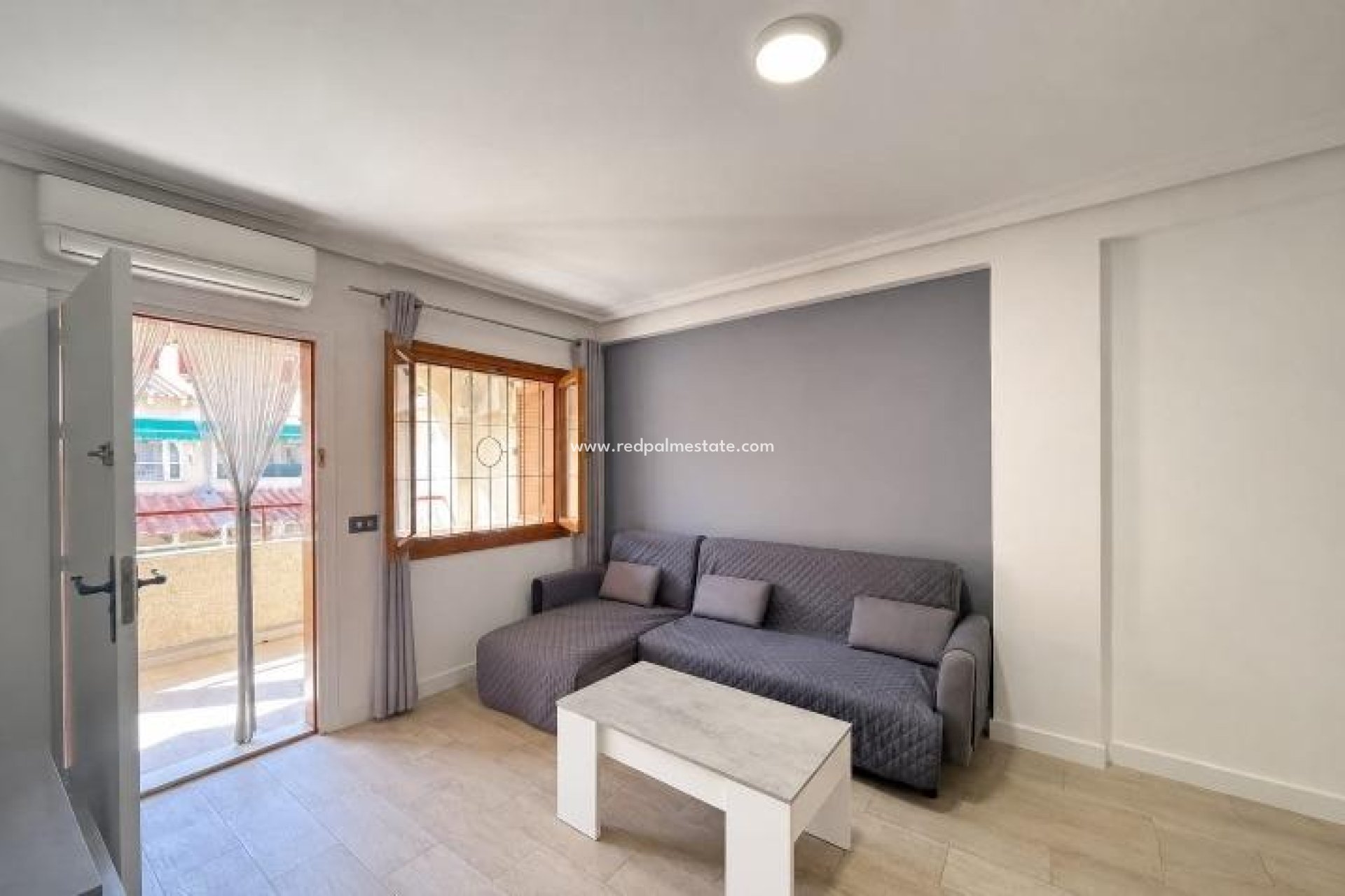 Resale - Apartment -
Torrevieja - El Acequión - Los Náufragos