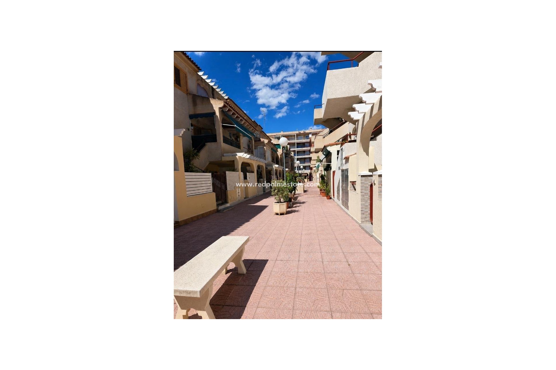 Resale - Apartment -
Torrevieja - El Acequión - Los Náufragos
