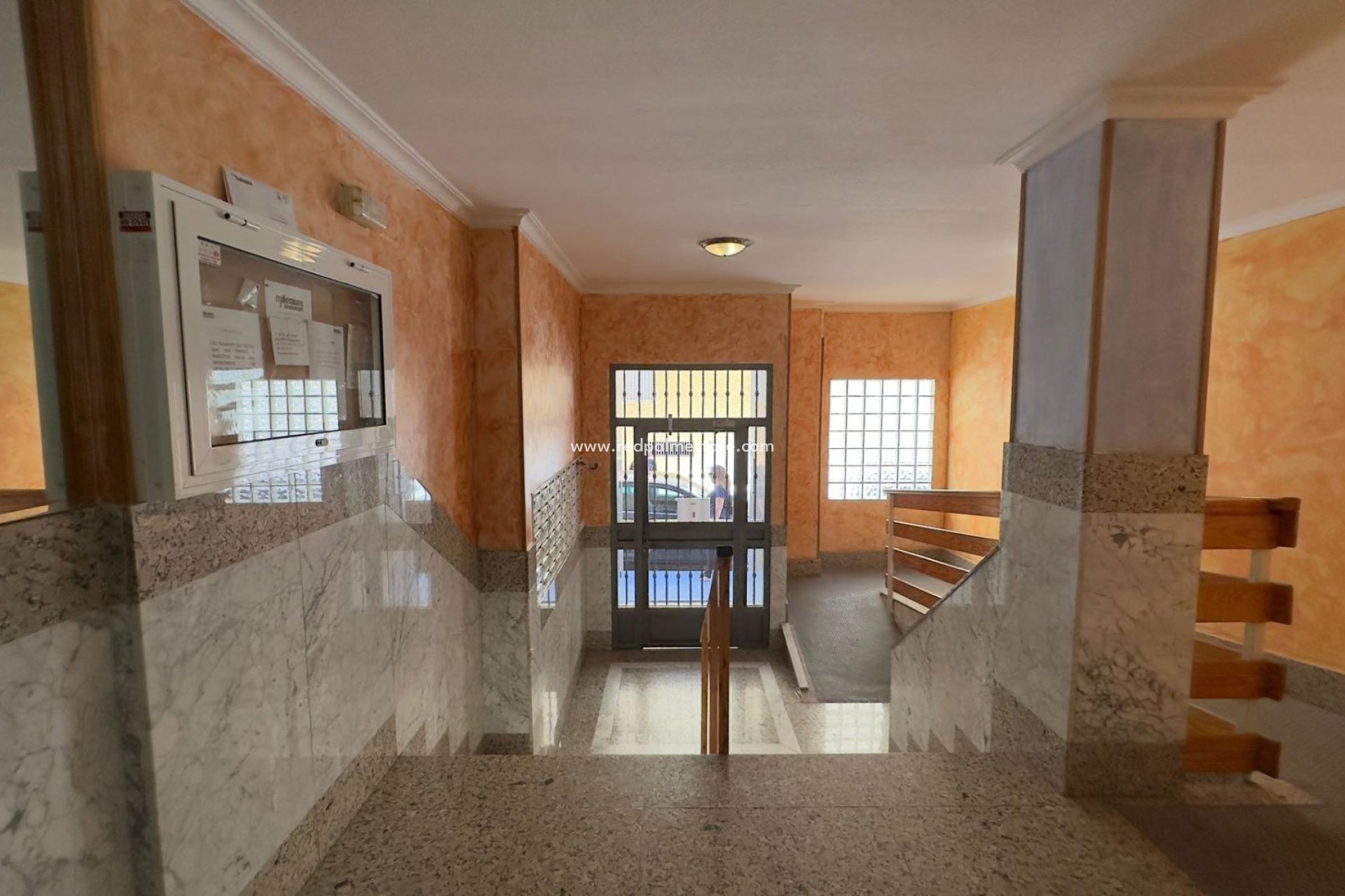Resale - Apartment -
Torrevieja - El Acequión - Los Náufragos