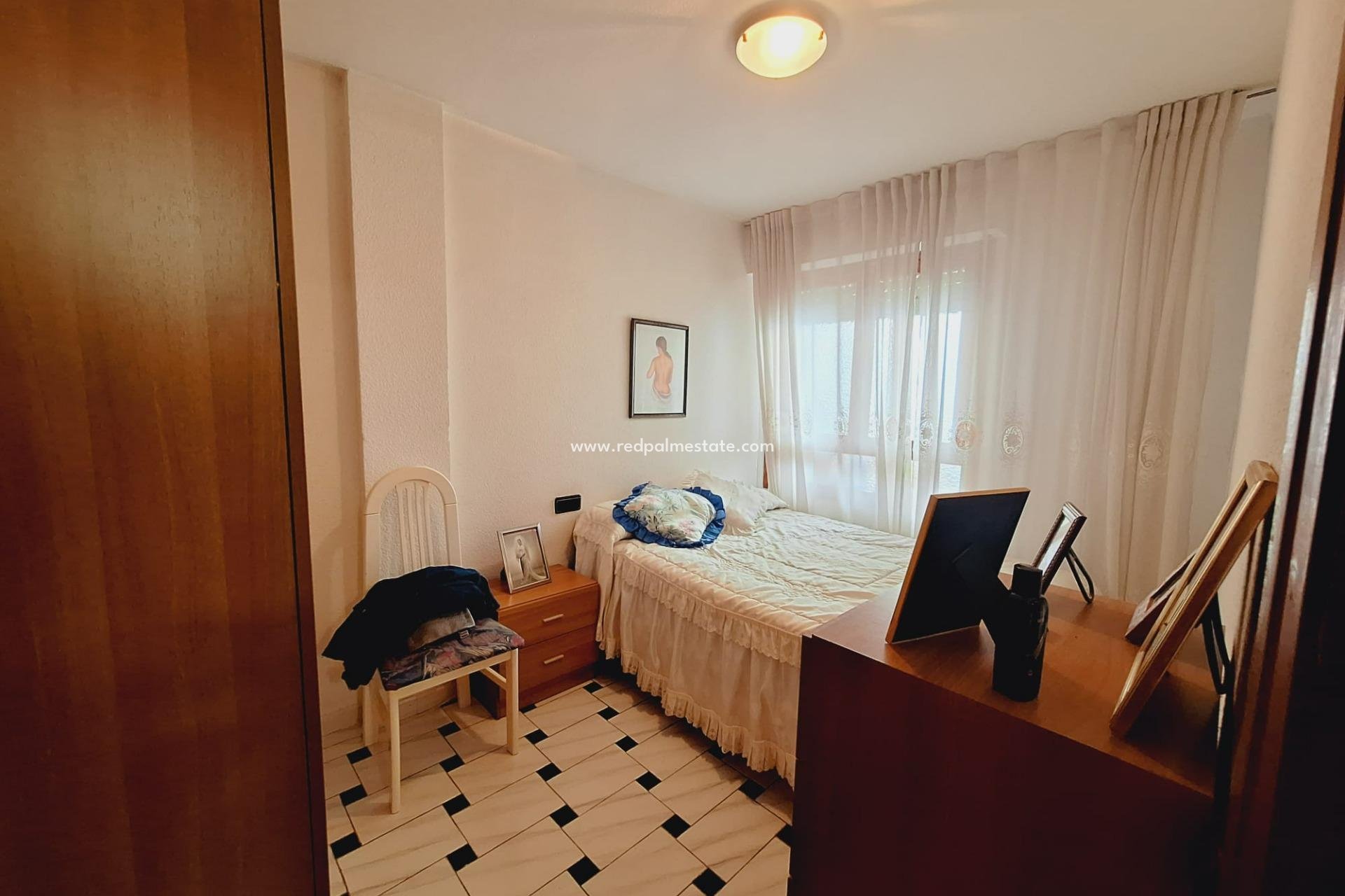 Resale - Apartment -
Torrevieja - El Acequión - Los Náufragos