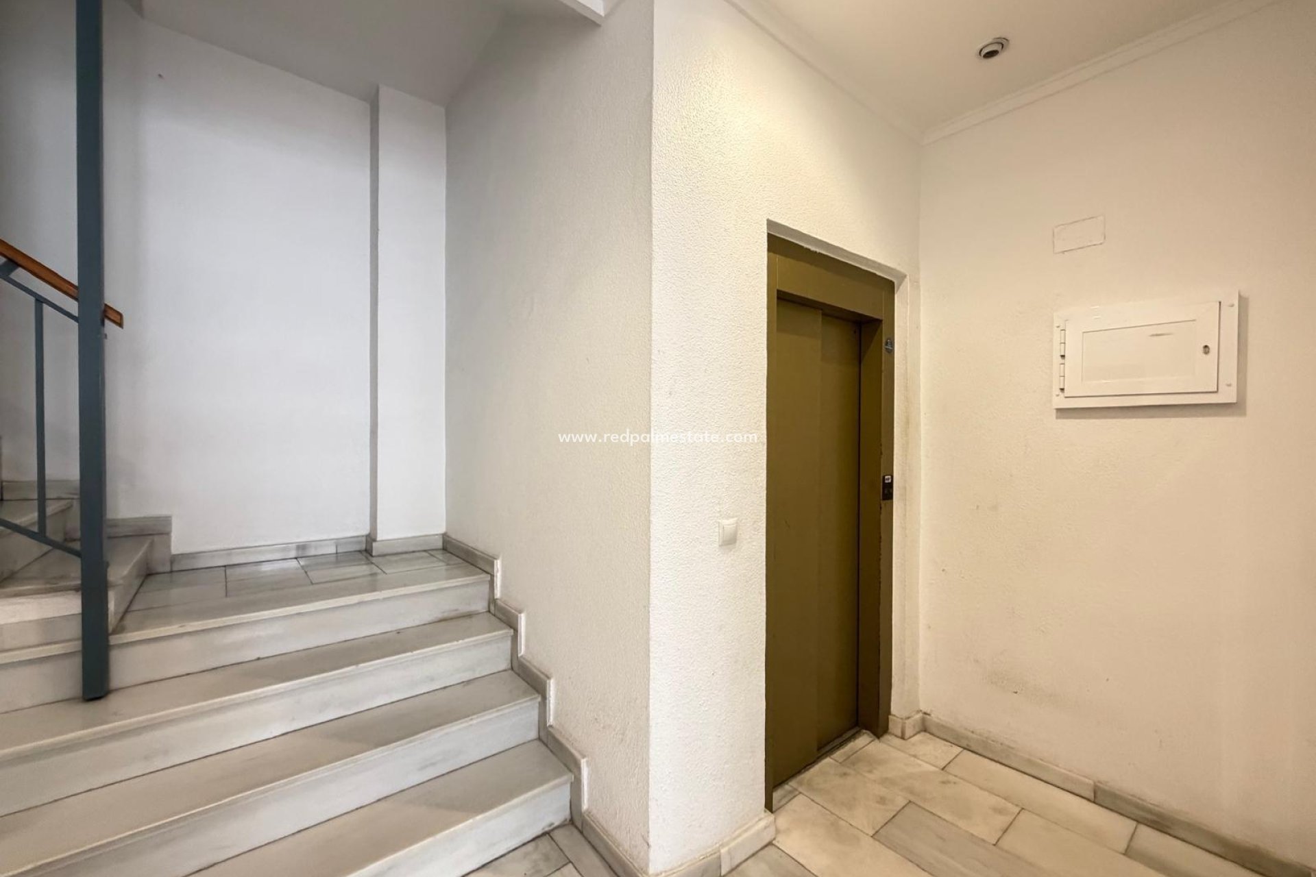 Resale - Apartment -
Torrevieja - El Acequión - Los Náufragos