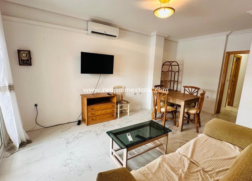 Resale - Apartment -
Torrevieja - El Acequión - Los Náufragos