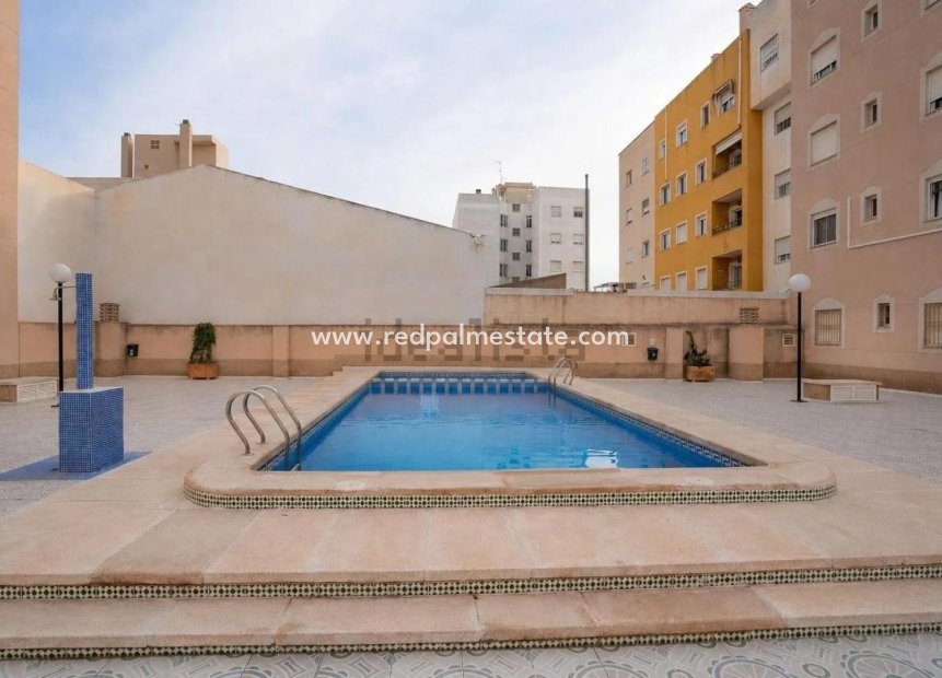Resale - Apartment -
Torrevieja - El molino